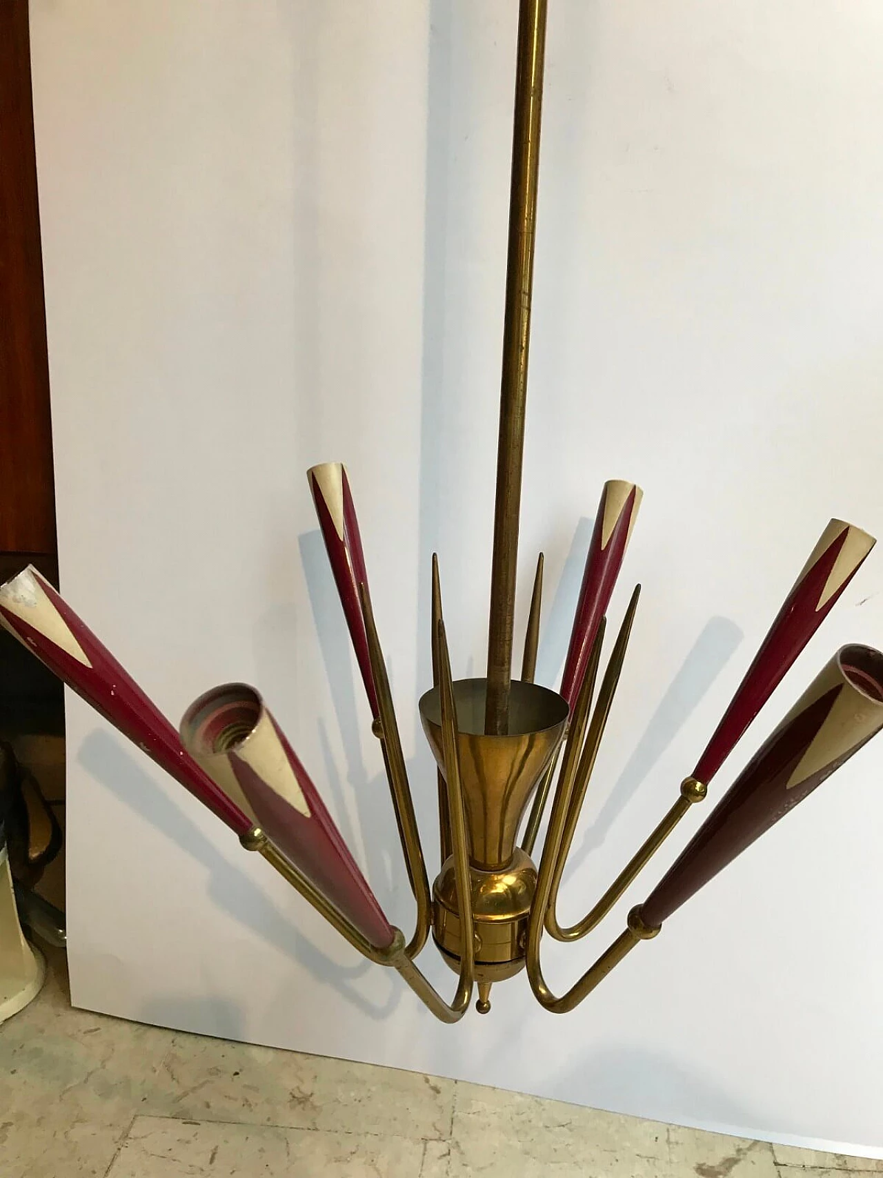 Lampadario Sputnik a 6 luci in coni rossi e panna, anni '50 2