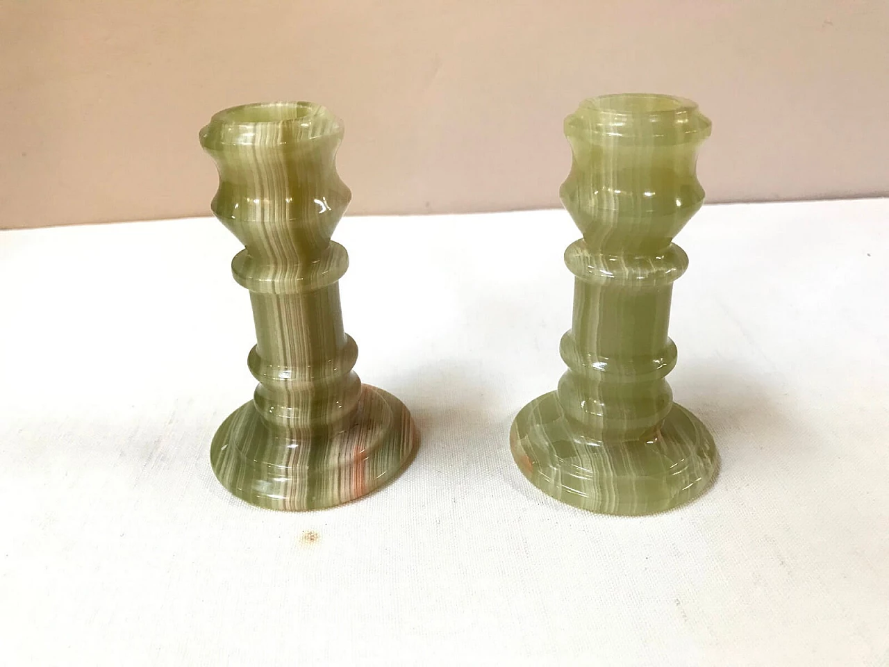 Pair of candleholders in green onyx 2