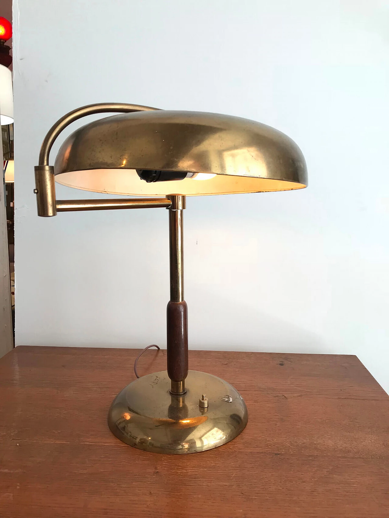 Deco brass table lamp with wooden handle, 1930s 2