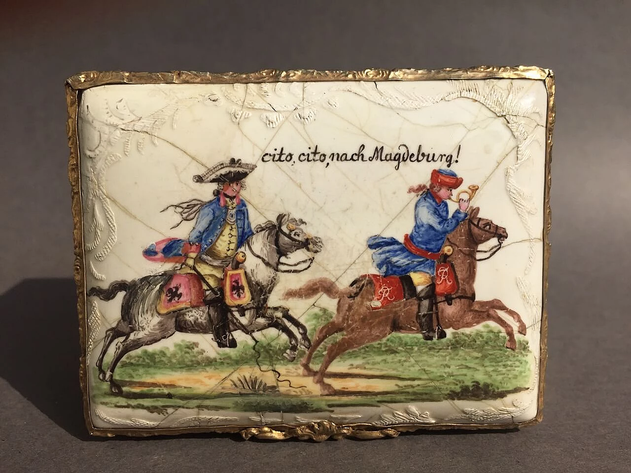 German Enamelled box hand painted with horses and riders, 18th century 1075308