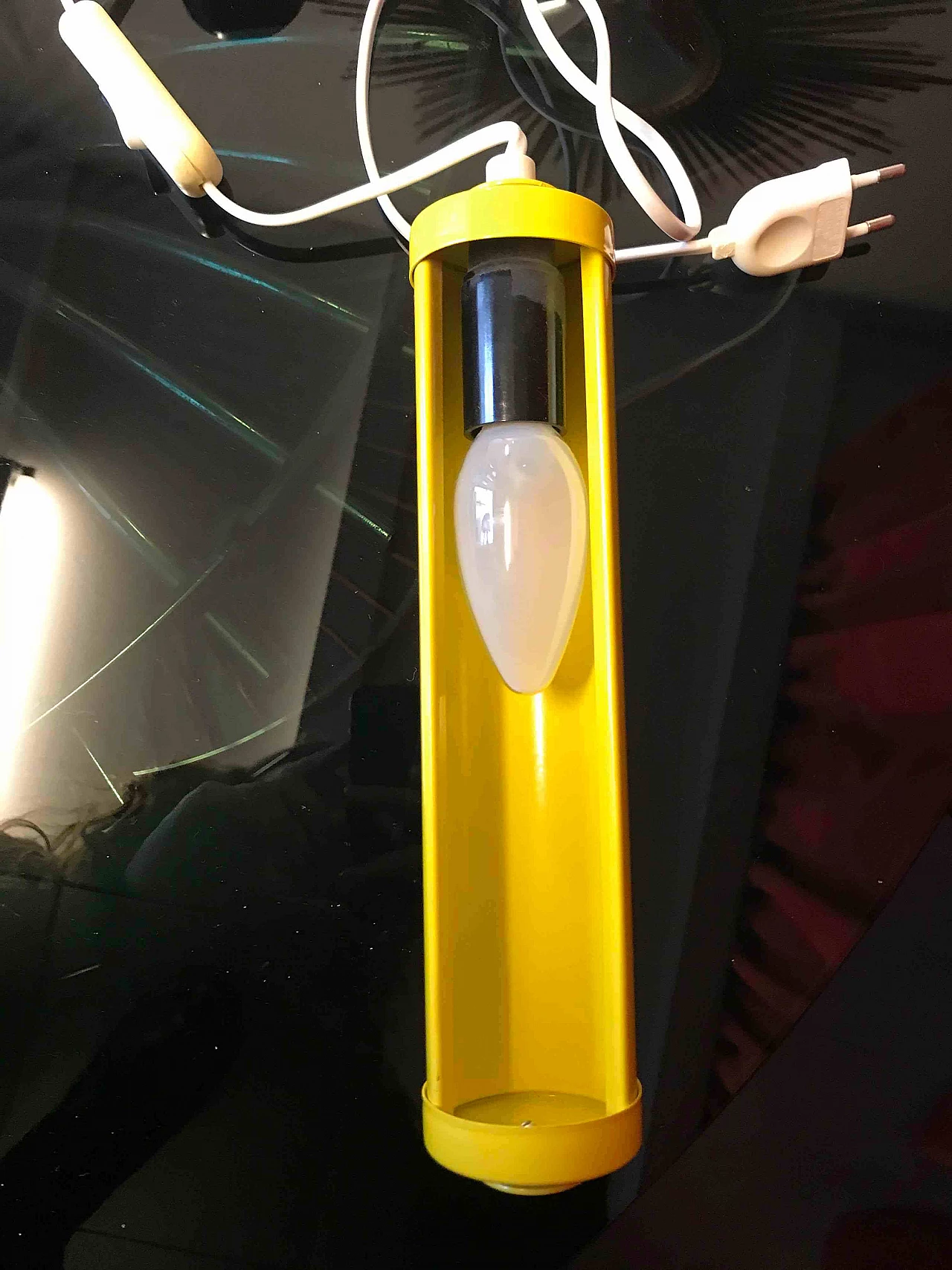 Yellow metal wall light, with adjustable light, 80's 1079783