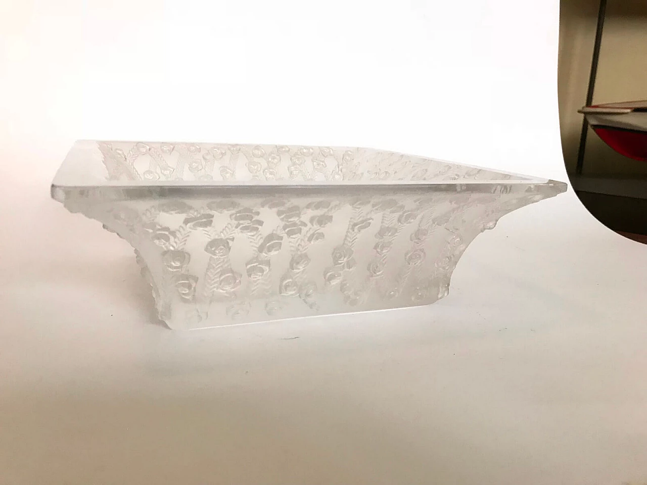 Lalique table centrepiece with rose motif 1045815