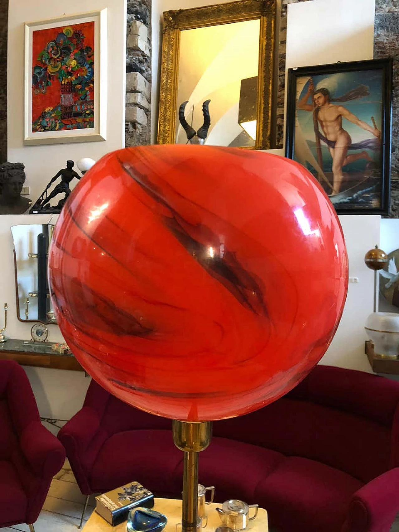 Floor lamp in brass and red glass, 1950s 1147130