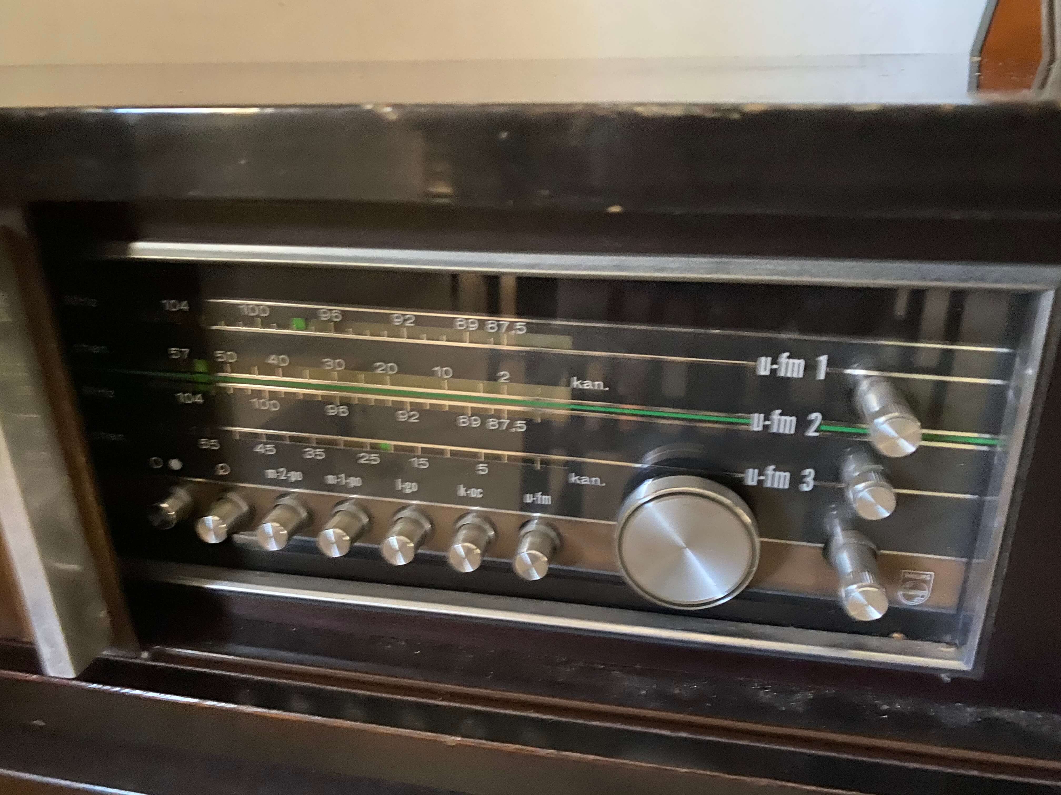 Radio Philips 09-RB-368 – Atelier