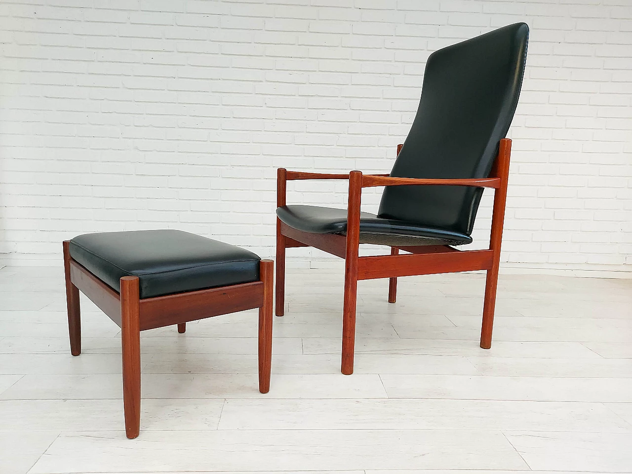 Danish armchair with stool in teak wood, 60s 1152882