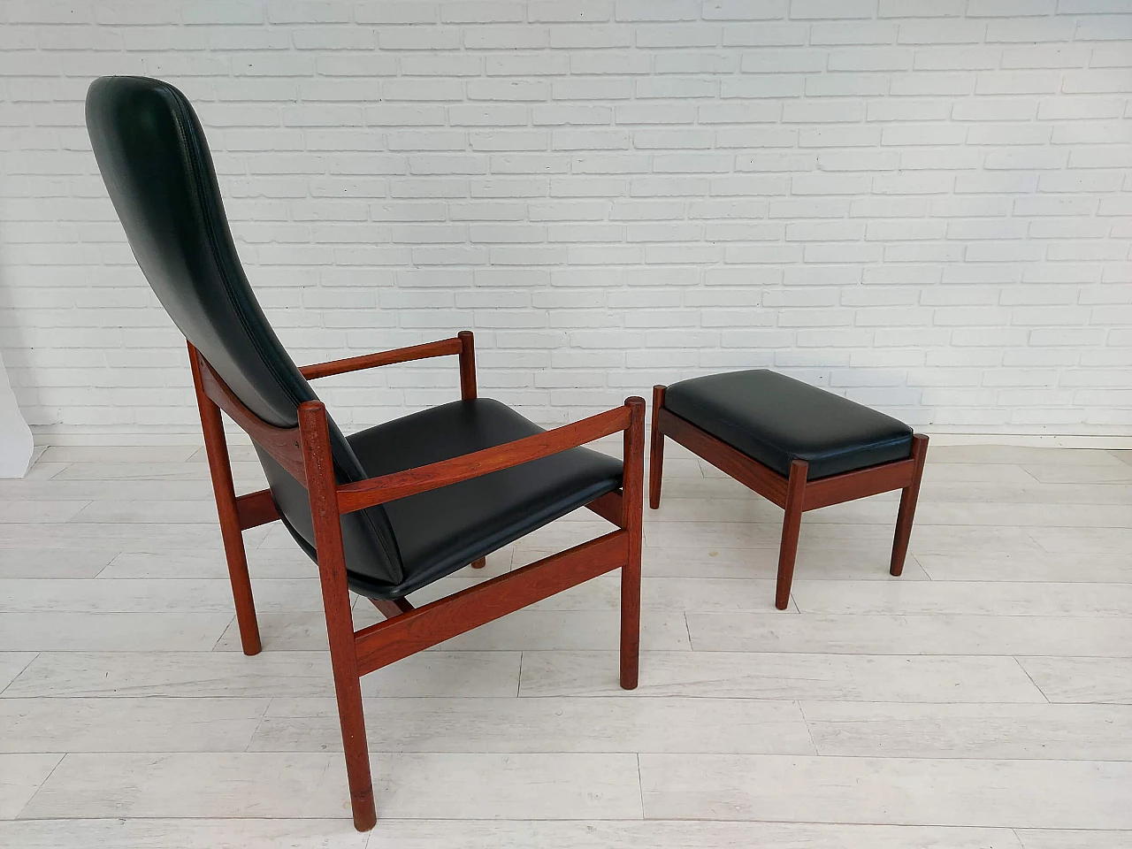 Danish armchair with stool in teak wood, 60s 1152886