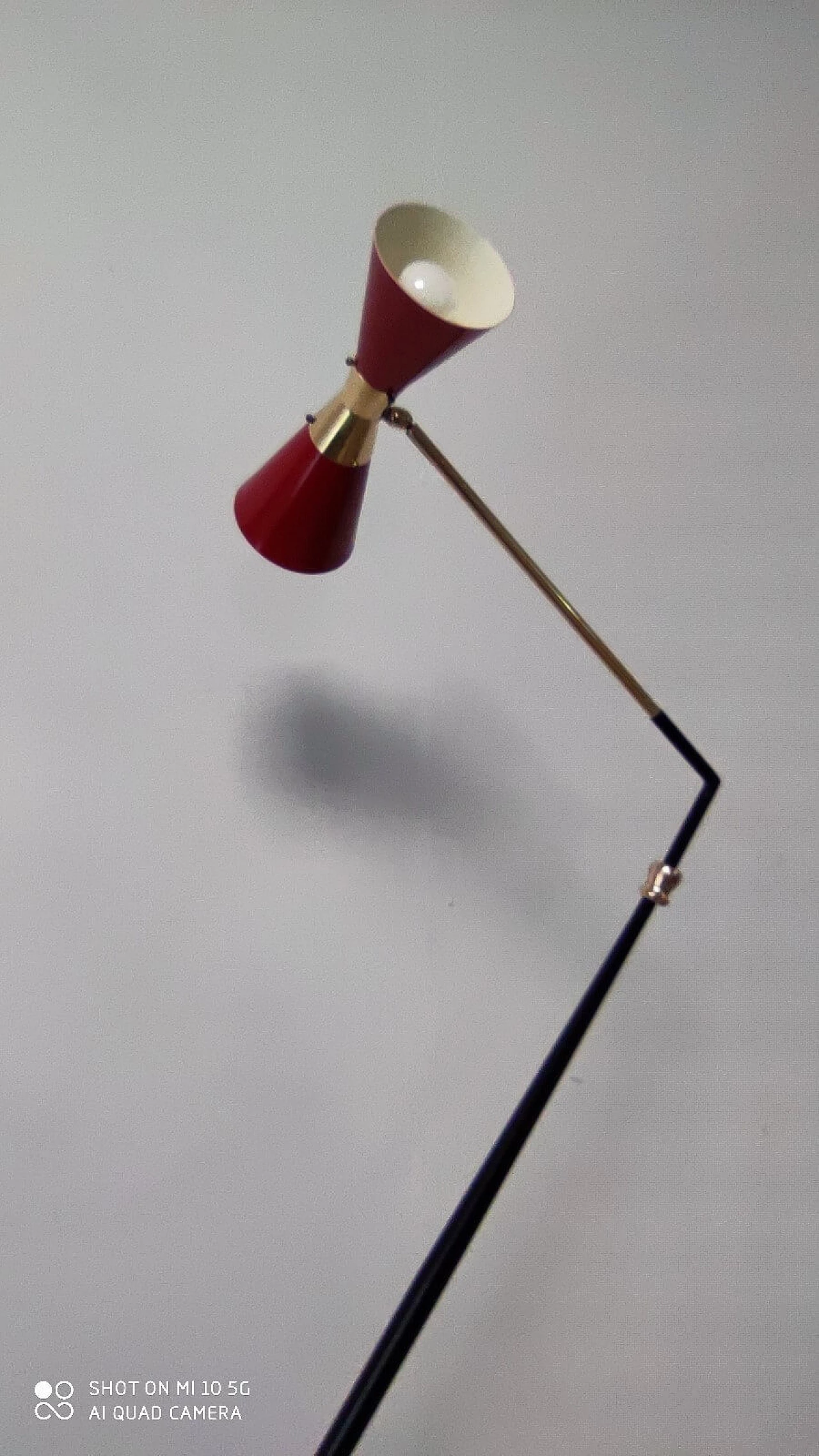 Lampada da terra in ottone, anni '60 1154071