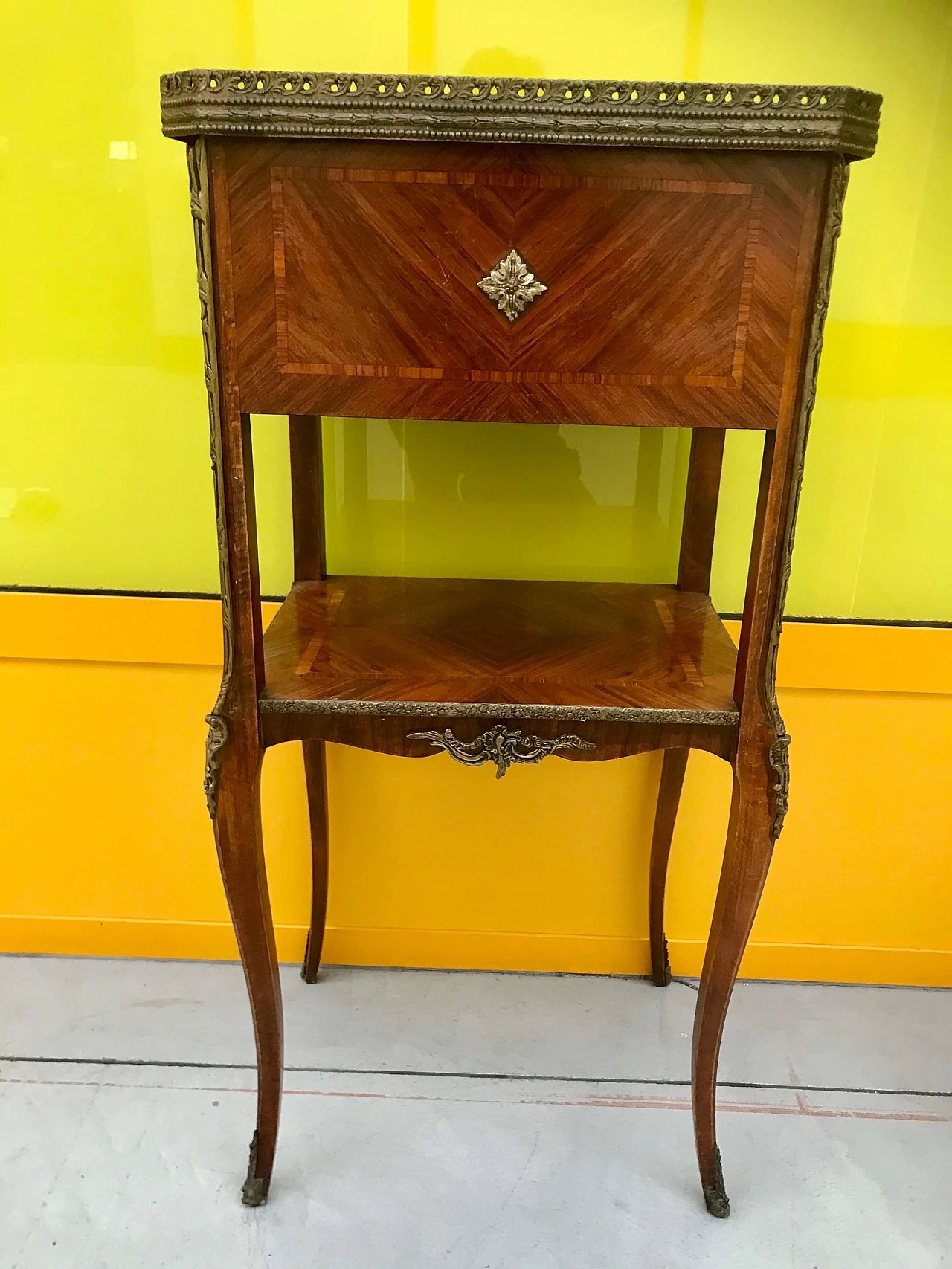 Napoleon III style center table in paved and threaded in wood with bronze details, 19th century 1165359