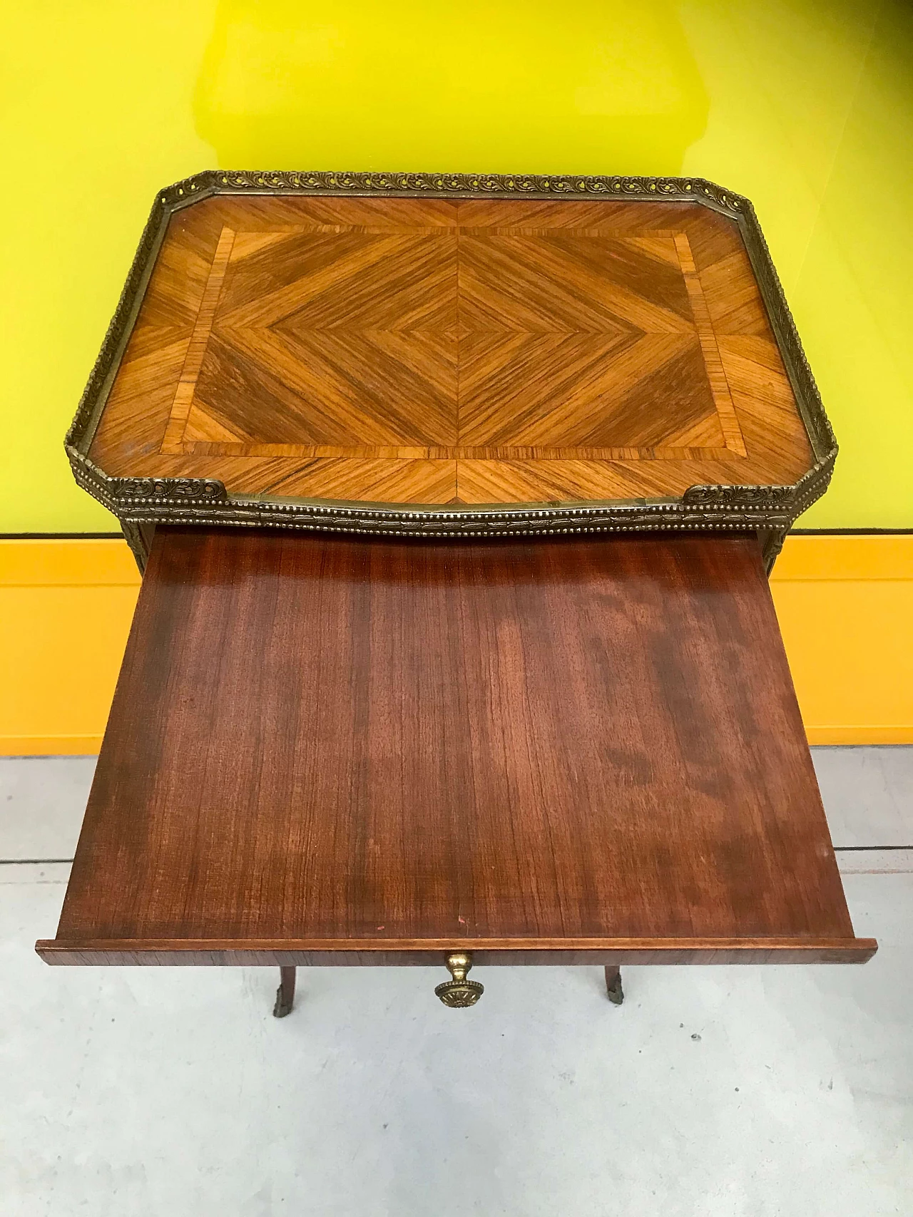 Napoleon III style center table in paved and threaded in wood with bronze details, 19th century 1165362