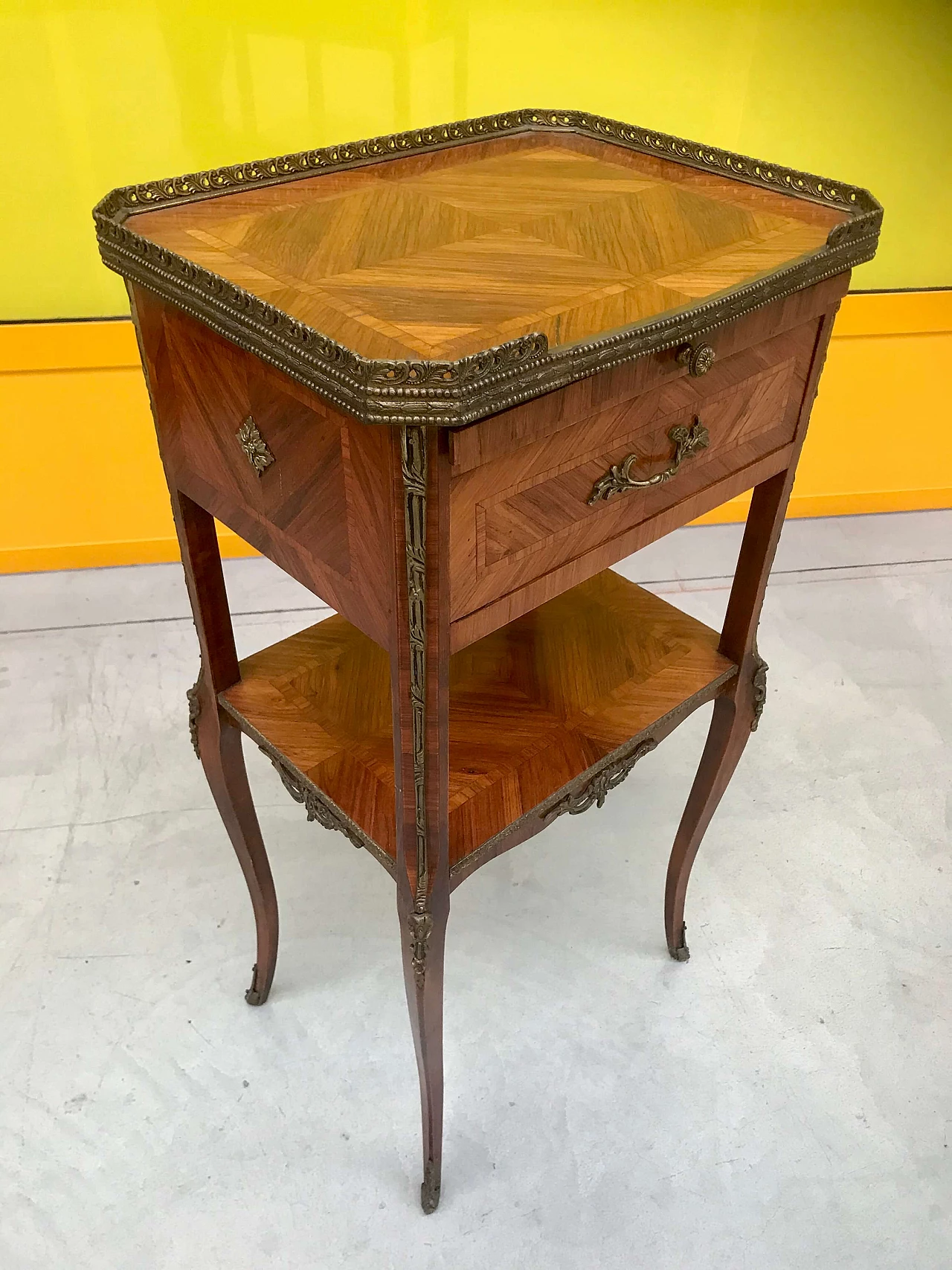 Napoleon III style center table in paved and threaded in wood with bronze details, 19th century 1165364