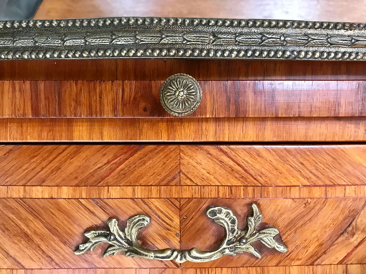 Napoleon III style center table in paved and threaded in wood with bronze details, 19th century 1165366