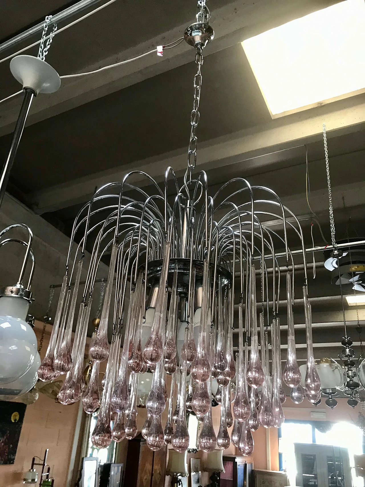 Lampadario Vistosi a cascata in metallo cromato gocce di Murano rosa, anni '70 1166155