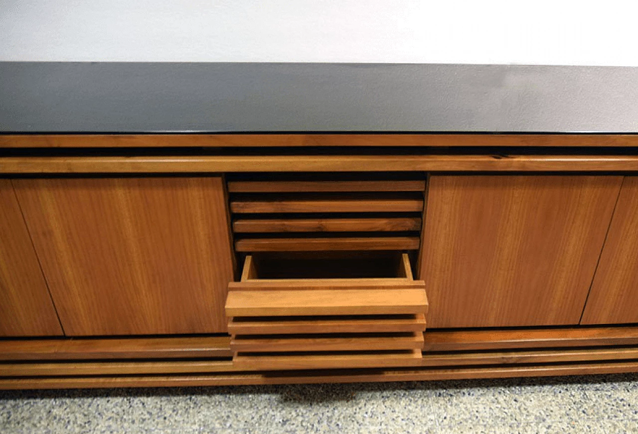 Credenza in noce con piano in vetro nero, anni '70 1169182