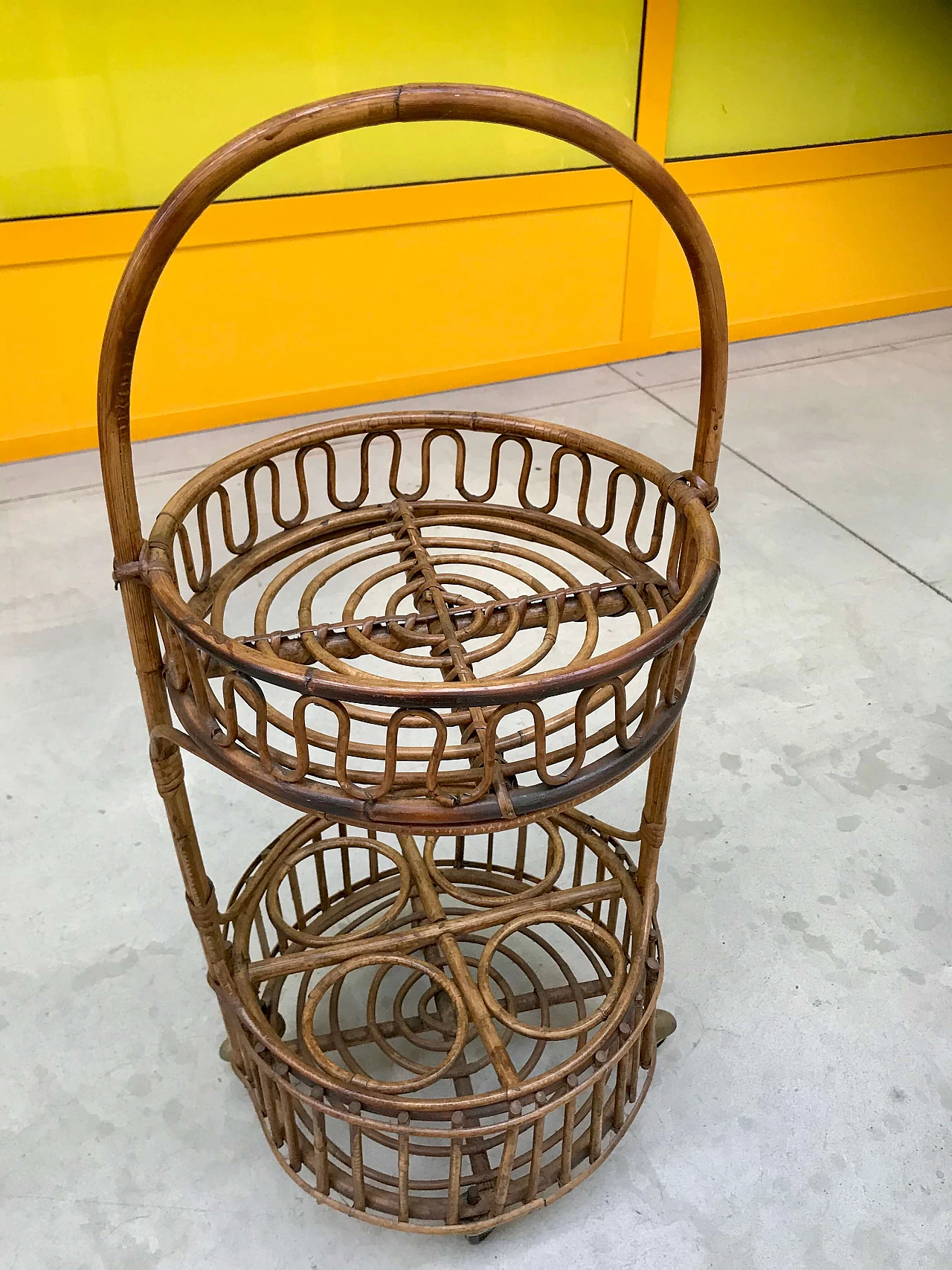 Round wicker bar trolley with bottle holder, 50s 1170707