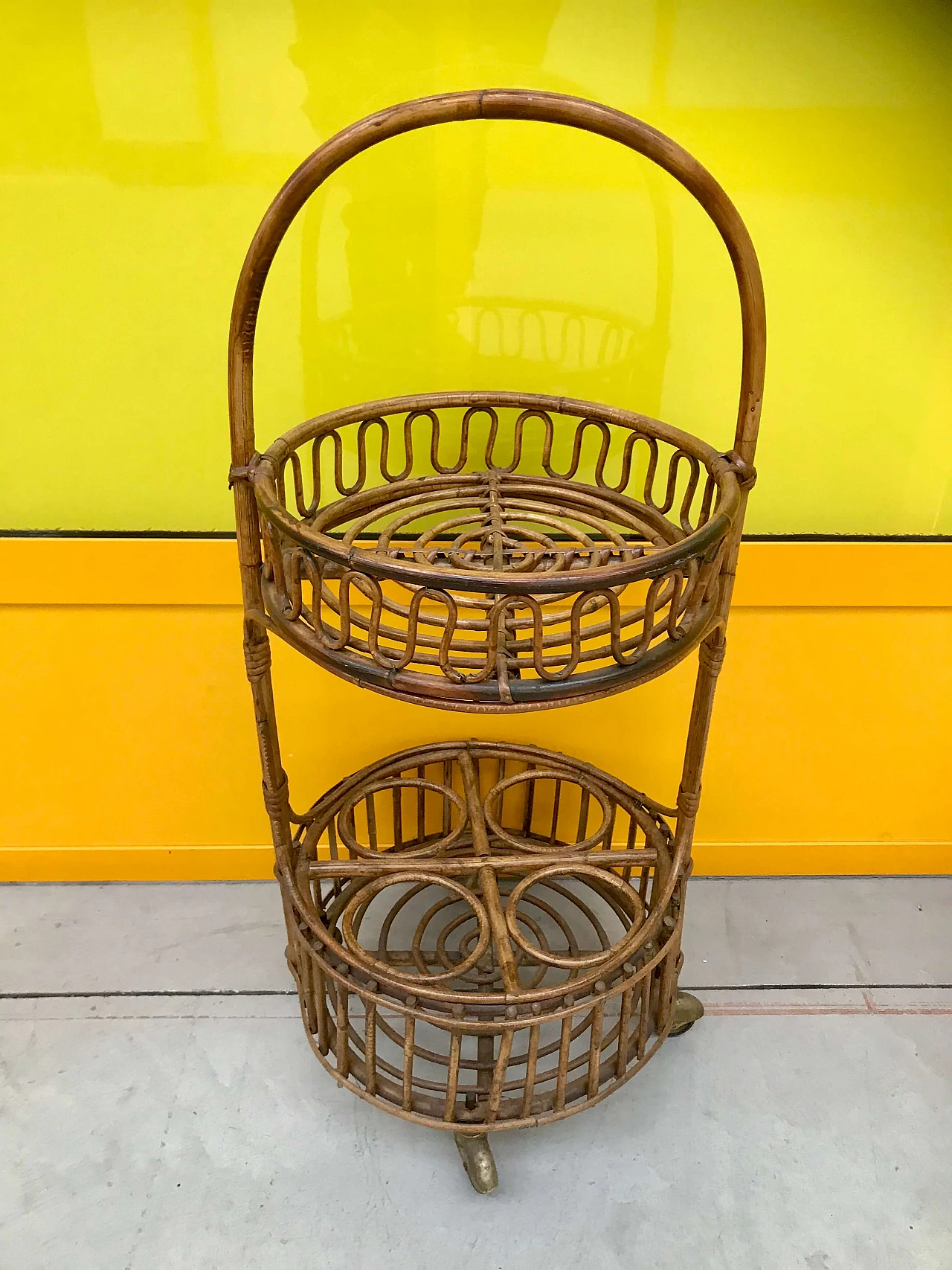 Round wicker bar trolley with bottle holder, 50s 1170710