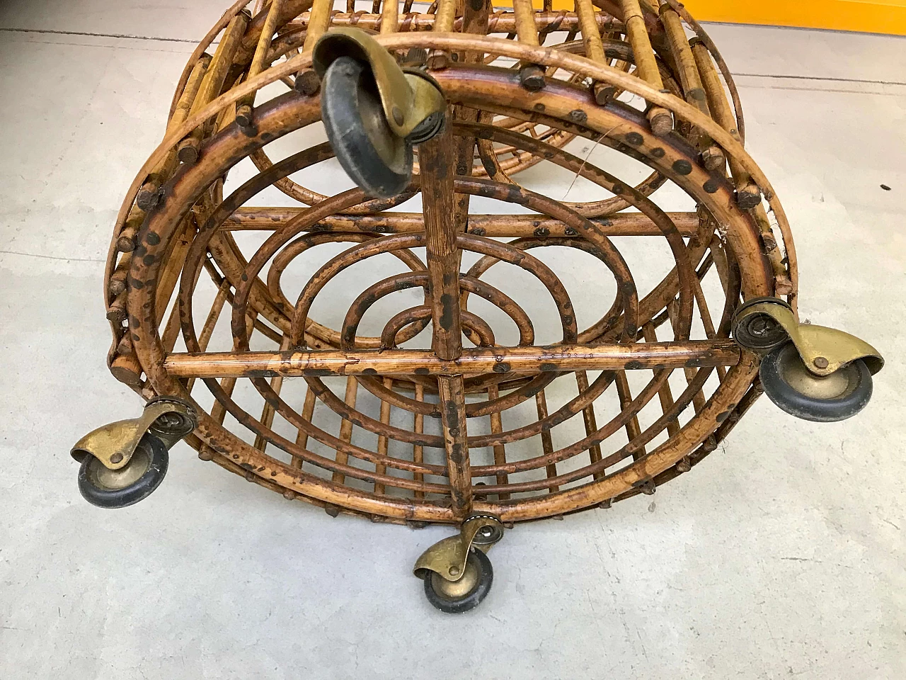 Round wicker bar trolley with bottle holder, 50s 1170716