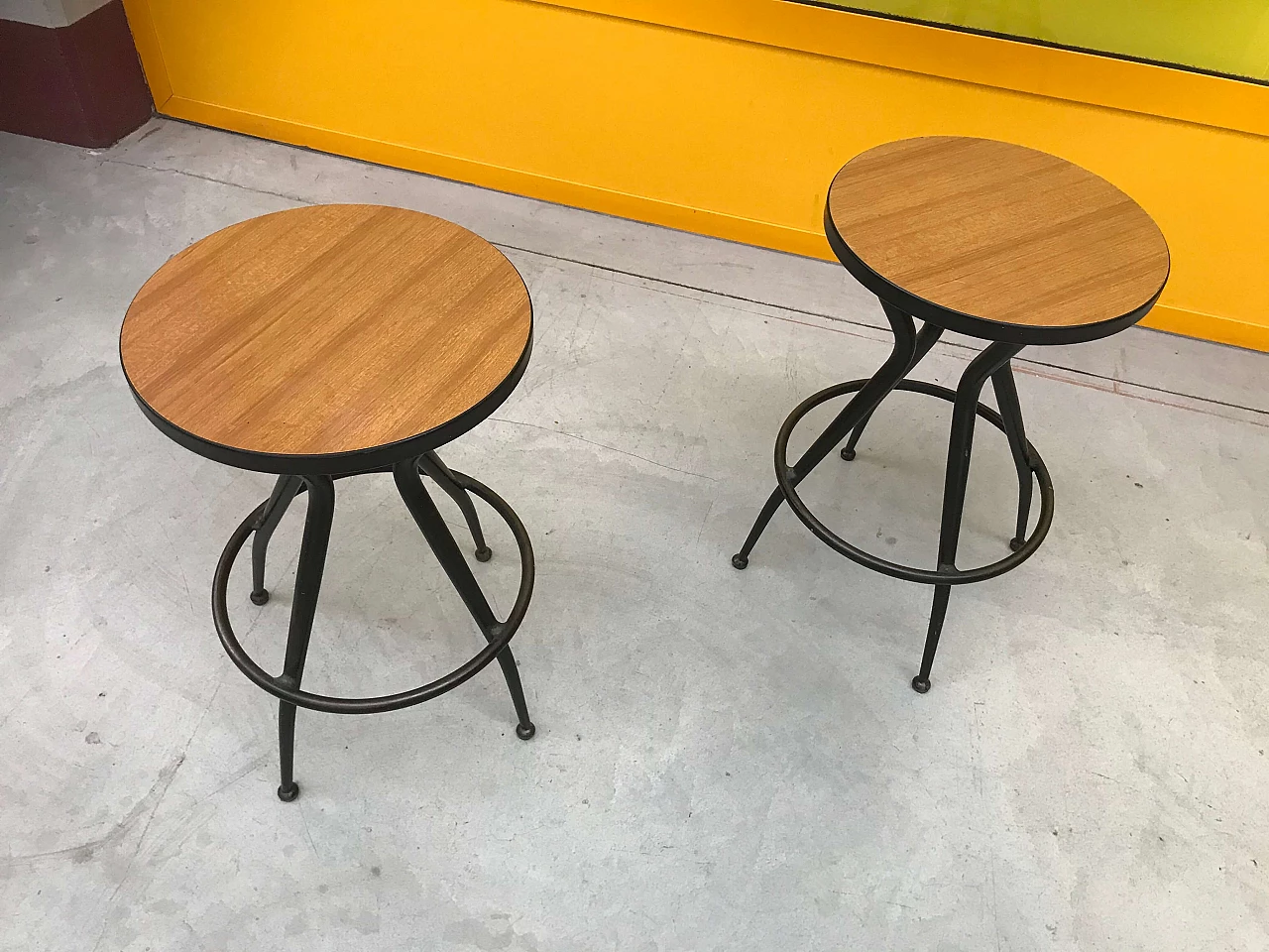 Pair of black metal stools with light laminate top, 1950s 1170726