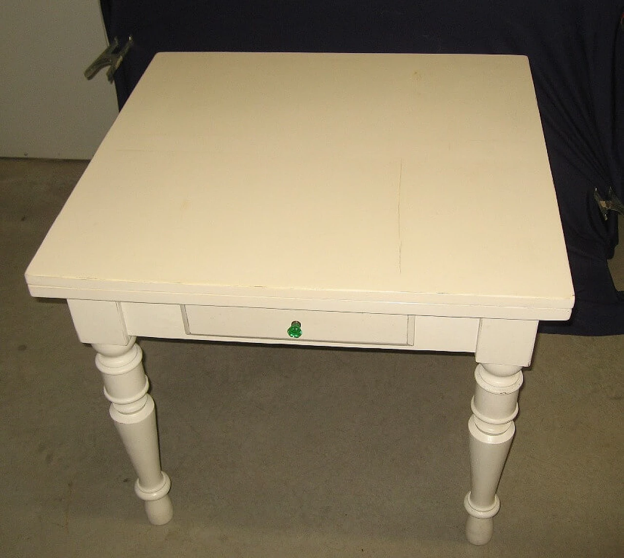 Extending white lacquered table 1176117