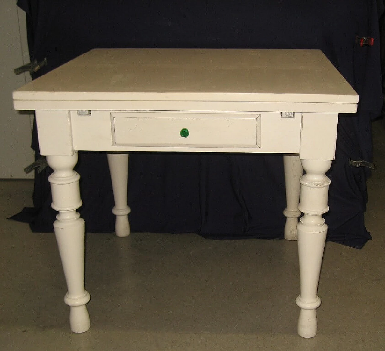 Extending white lacquered table 1176118