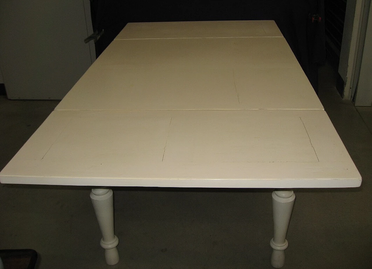 Extending white lacquered table 1176119