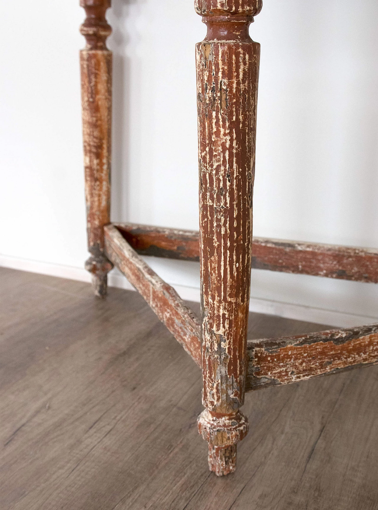 Rustic console table with turned legs 1084634