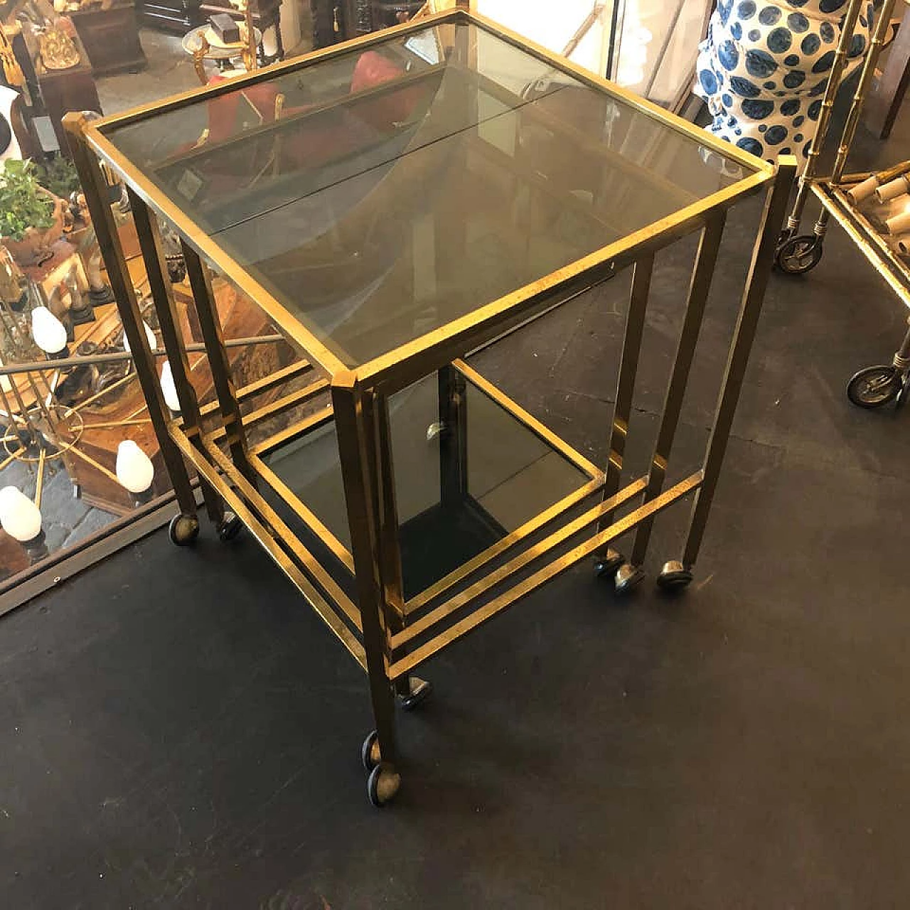 Set of 3 nesting tables in brass and smoked glass, 60s 1141749