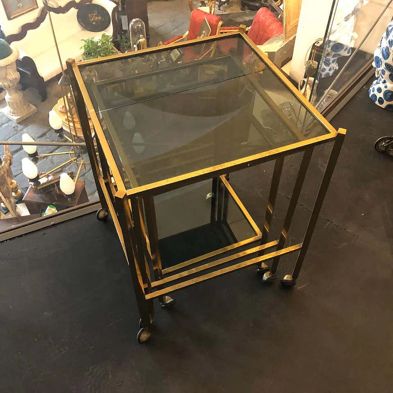 Set of 3 nesting tables in brass and smoked glass, 60s 1141756