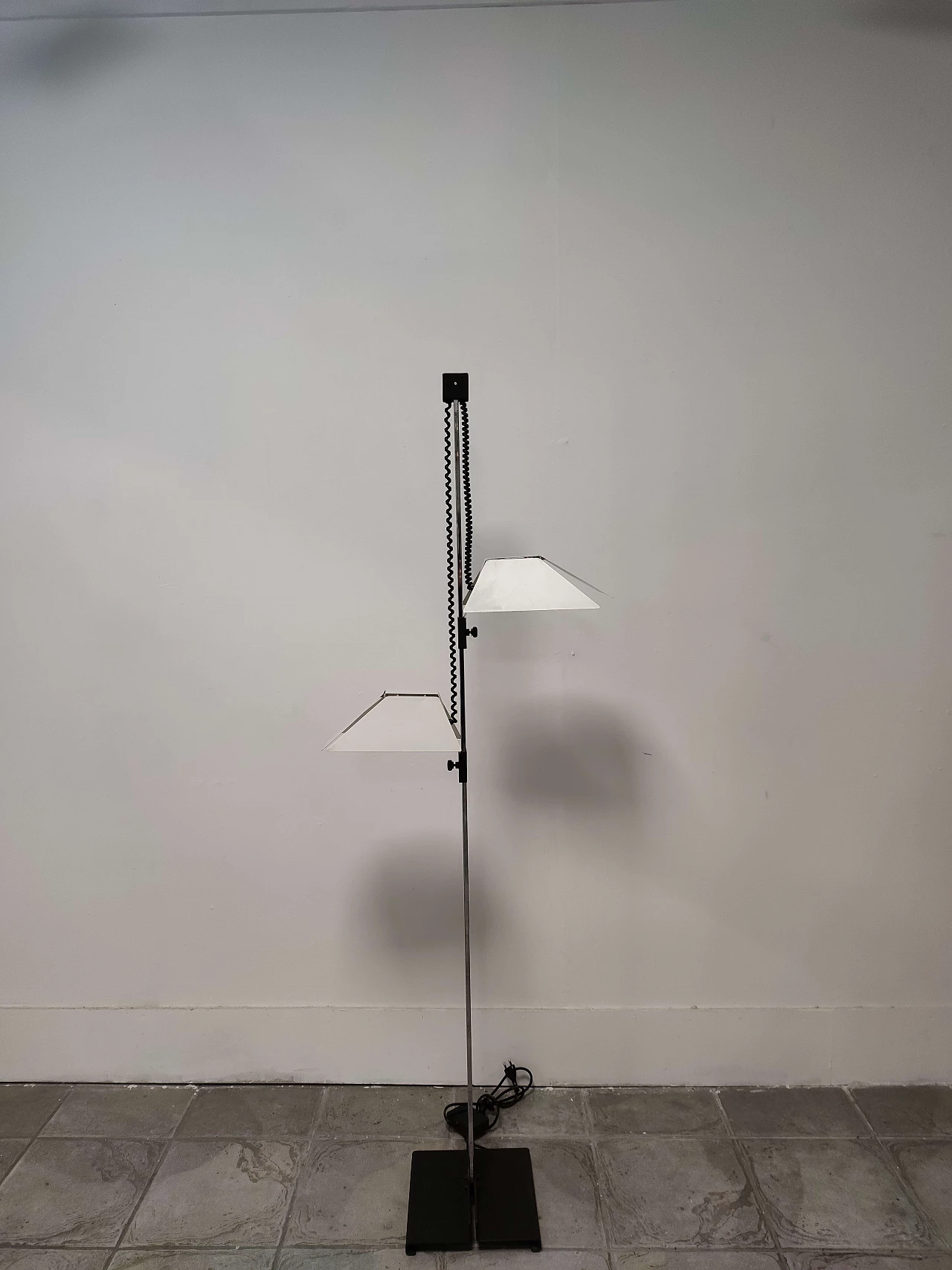 Adjustable floor lamp with 2 lights with white flaps, 90s 1186042