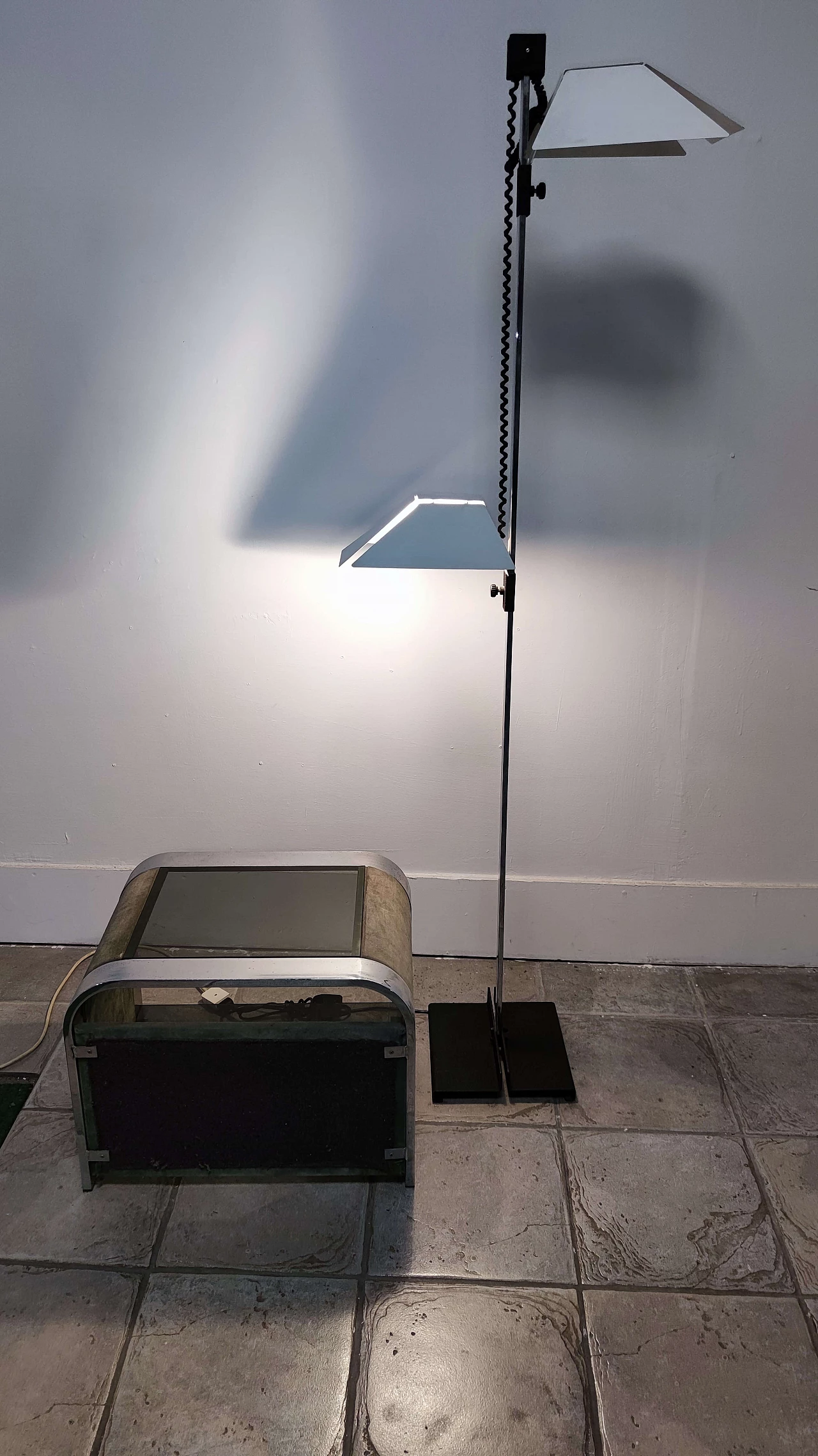 Adjustable floor lamp with 2 lights with white flaps, 90s 1186044