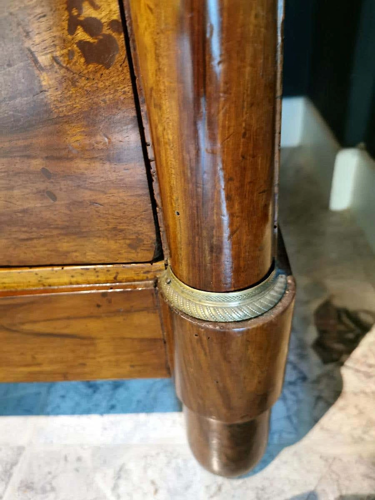 Late Empire chest of drawers in walnut with bronze handles, 19th century 1187706