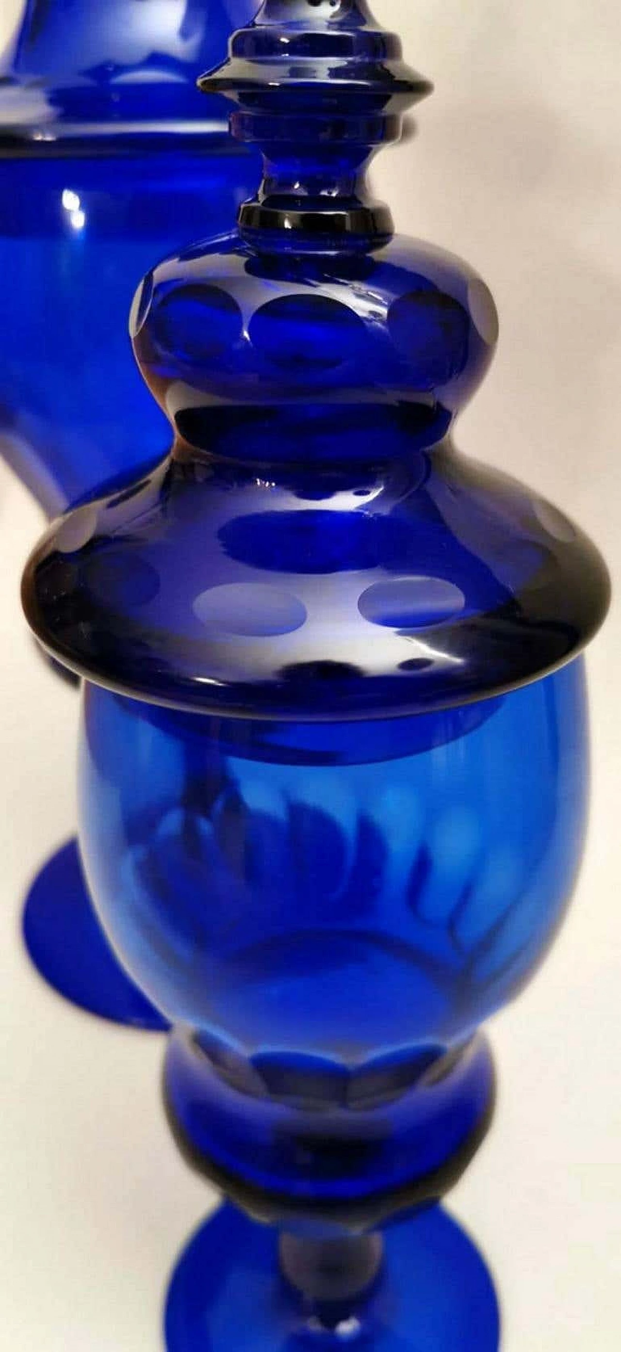 Pair of blown cobalt Murano glass albarelli bottles with lid, 40s 1187887