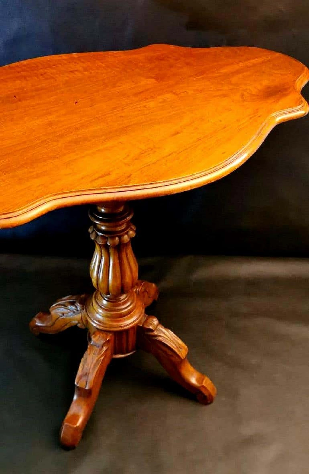 Louis Philippe sail table in walnut, 19th century 1188410