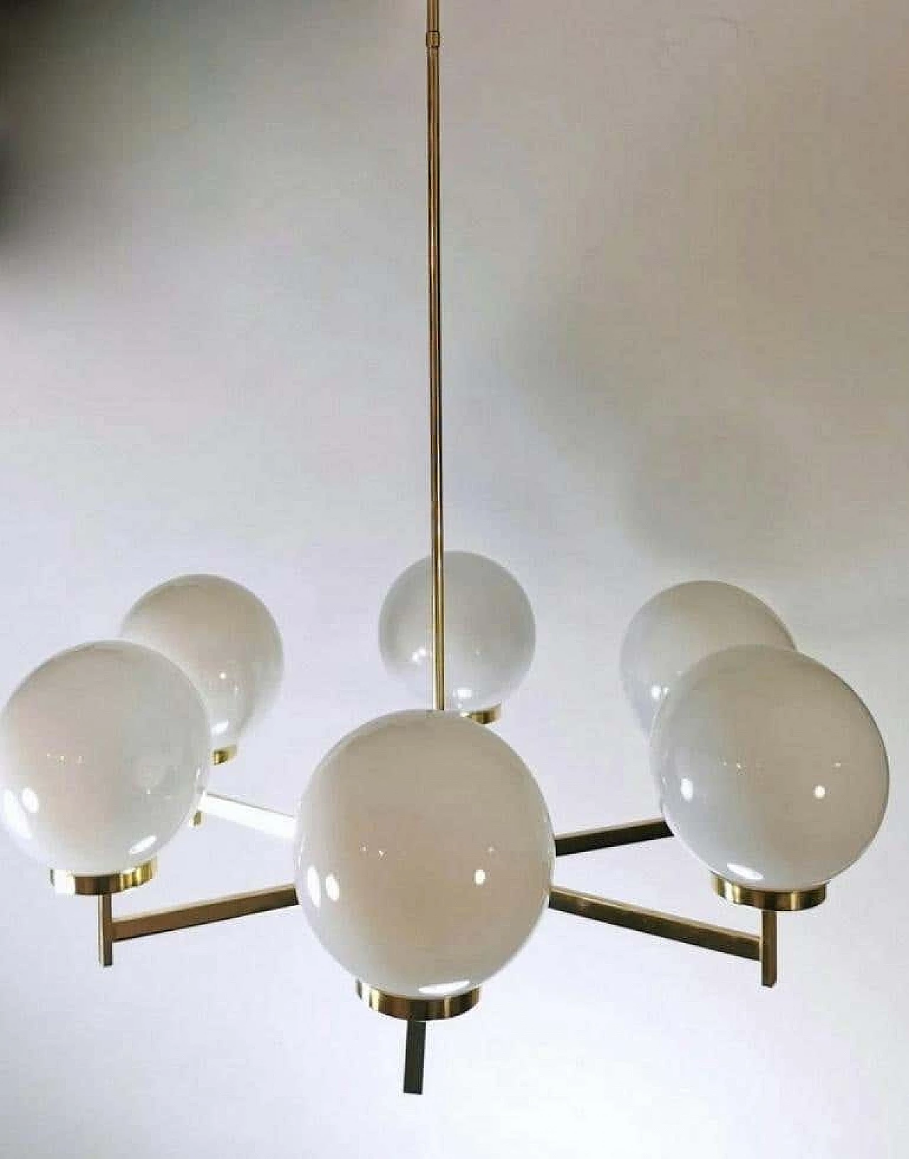 Stilnovo chandelier in brass and opaline glass, 60s 1194451