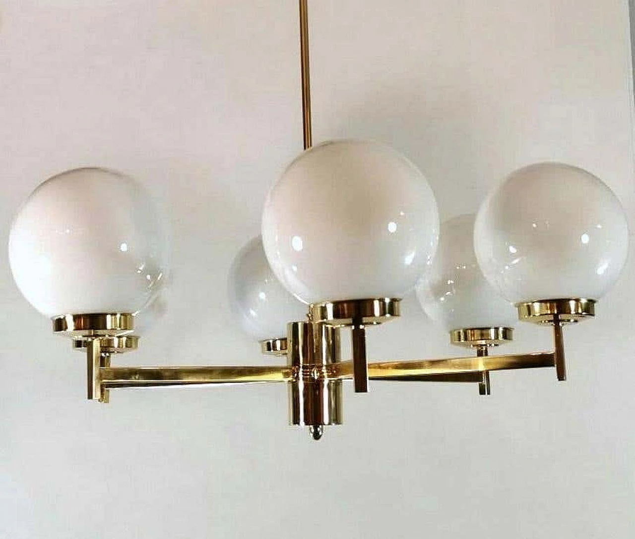 Stilnovo chandelier in brass and opaline glass, 60s 1194455