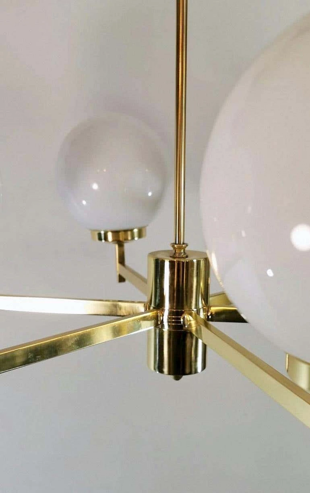 Stilnovo chandelier in brass and opaline glass, 60s 1194459