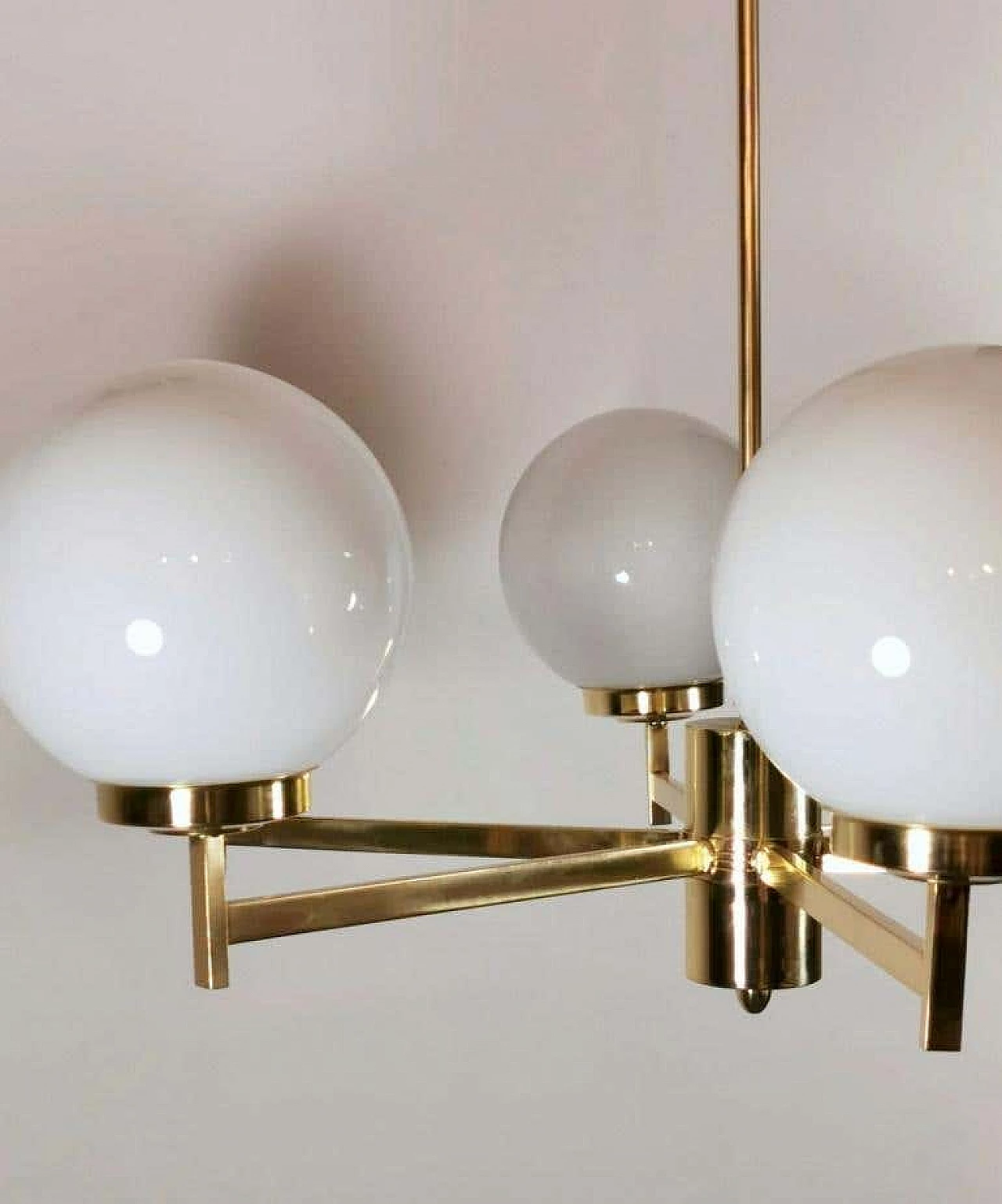 Stilnovo chandelier in brass and opaline glass, 60s 1194460