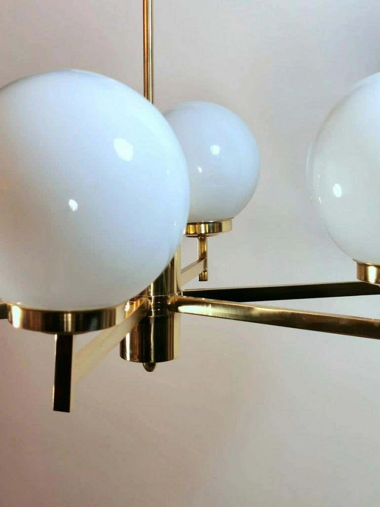 Stilnovo chandelier in brass and opaline glass, 60s 1194463