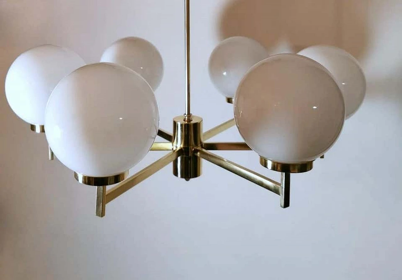 Stilnovo chandelier in brass and opaline glass, 60s 1194464