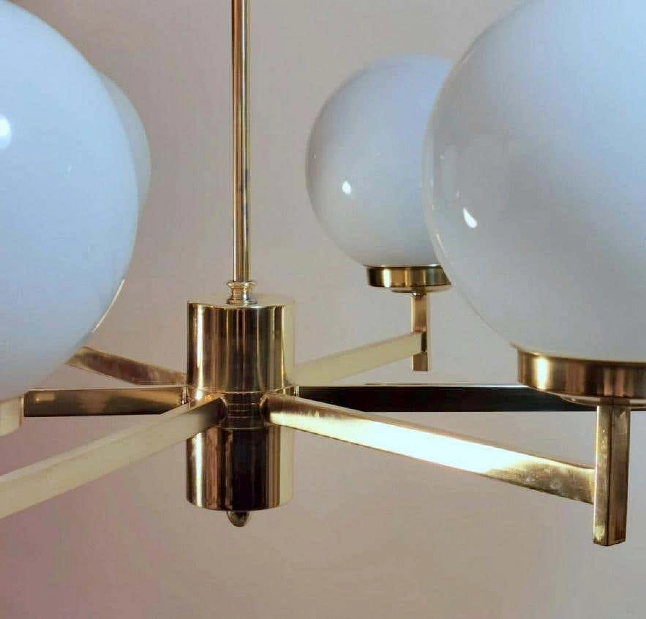 Stilnovo chandelier in brass and opaline glass, 60s 1194465