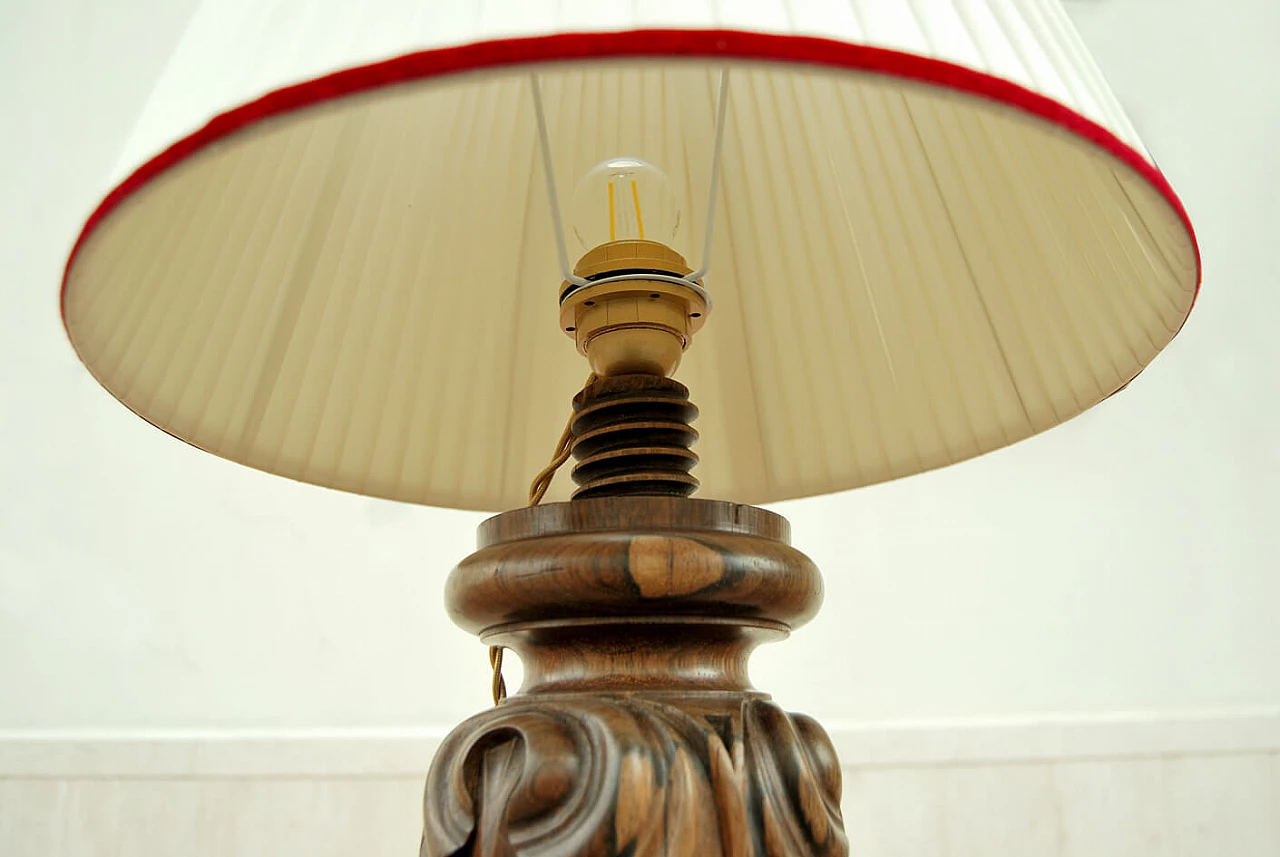 Table lamp with walnut piano leg base, 2000s 1240388