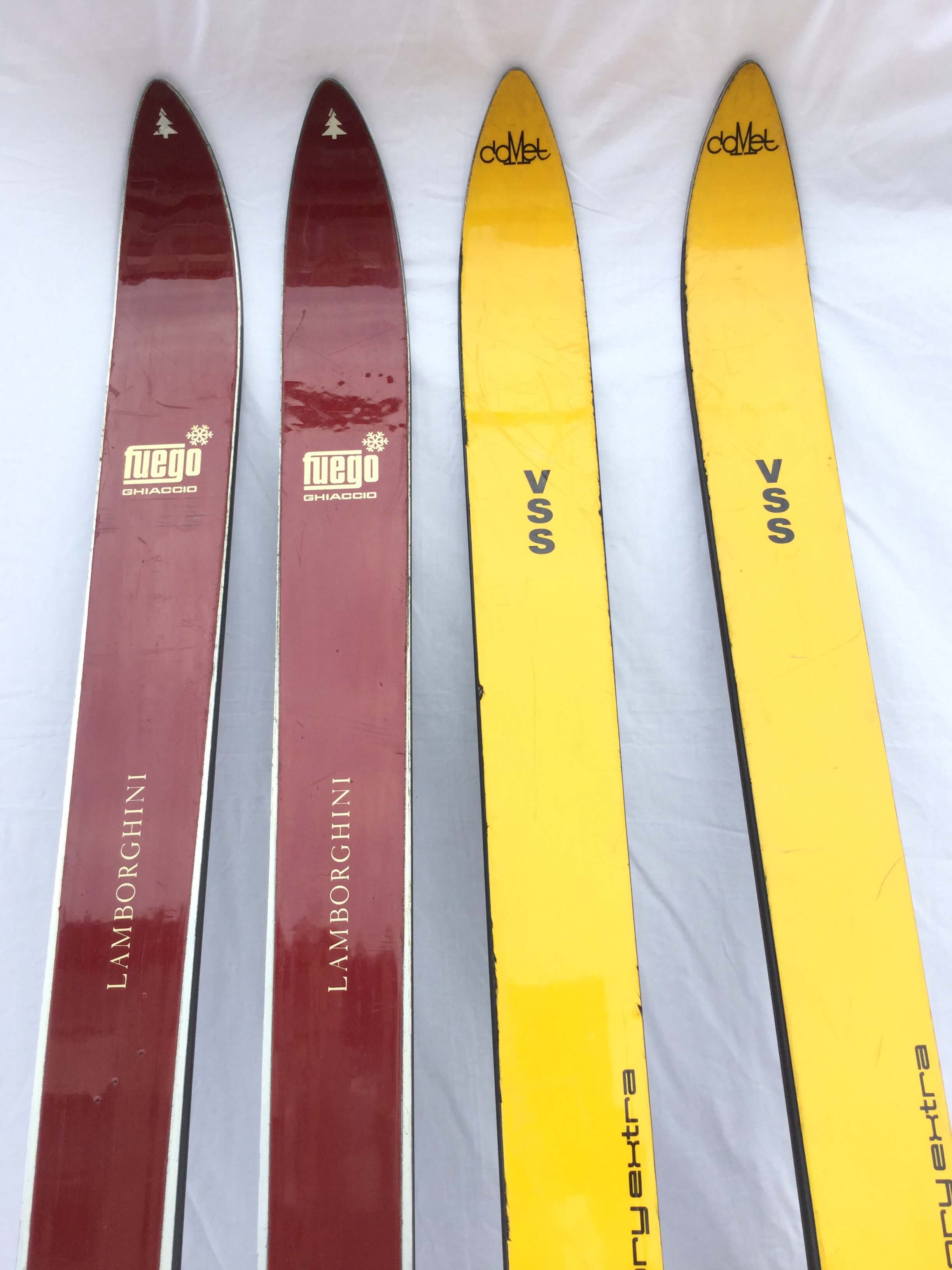 2 Pairs of Lamborghini Fuego and VSS skis, 70s | intOndo