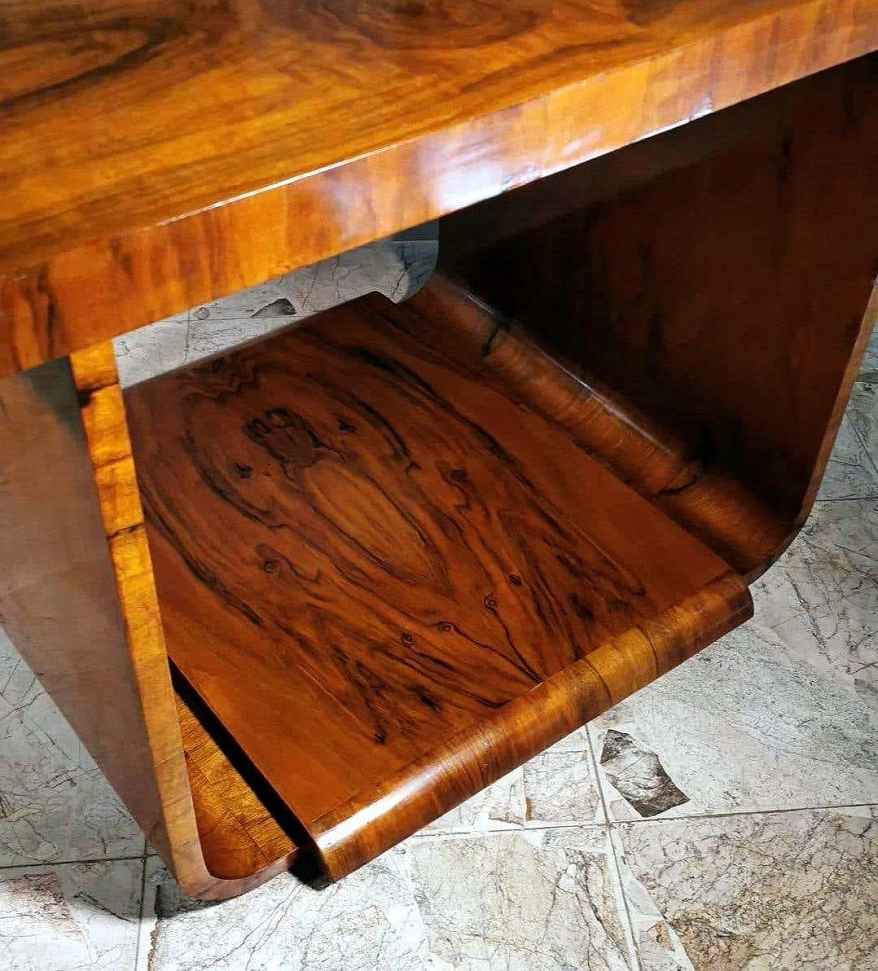 Art Deco coffee table in walnut briar, 20s 1241986