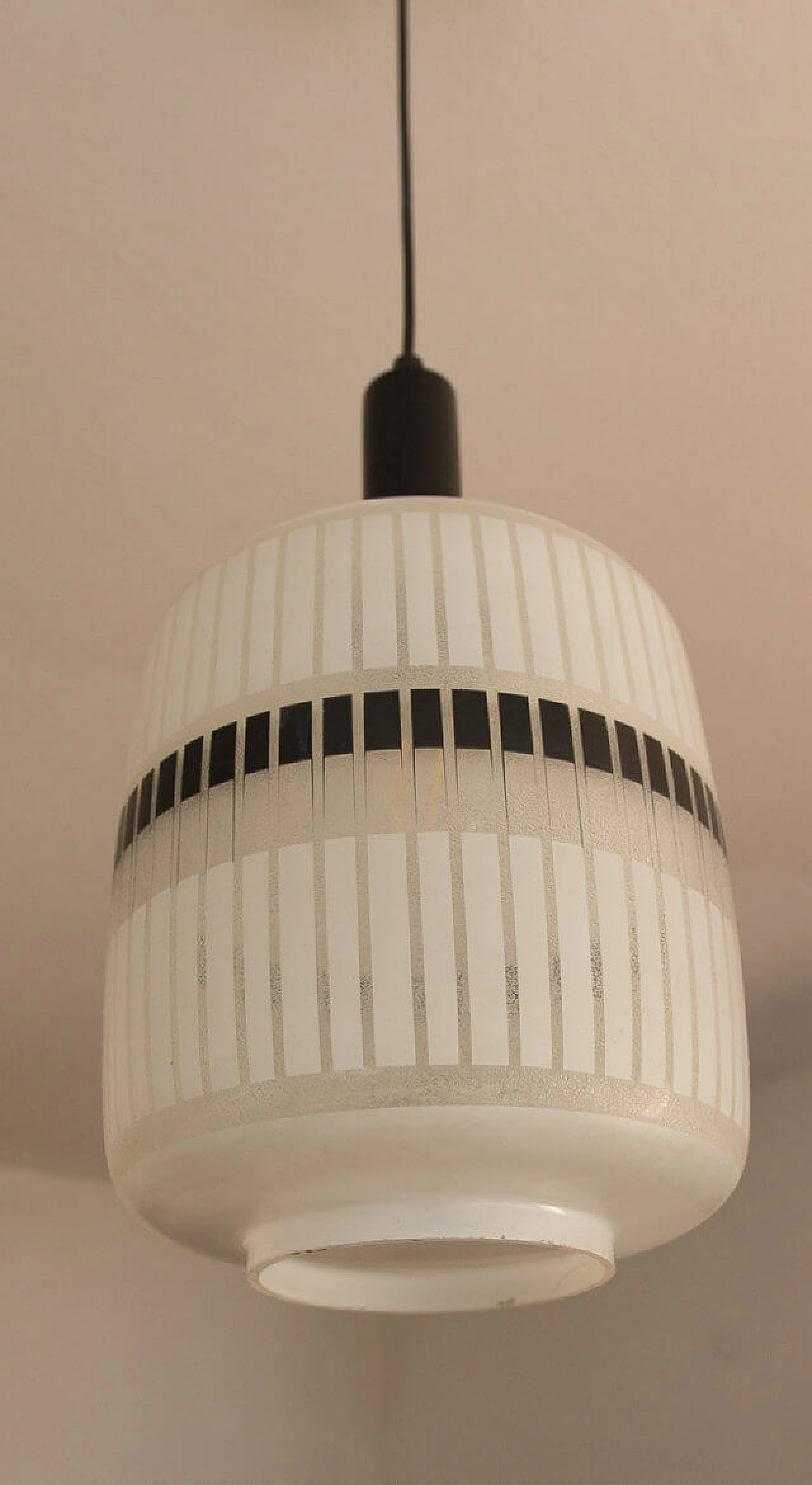 Lampadario Optical in vetro bianco e nero, anni '60 1243889