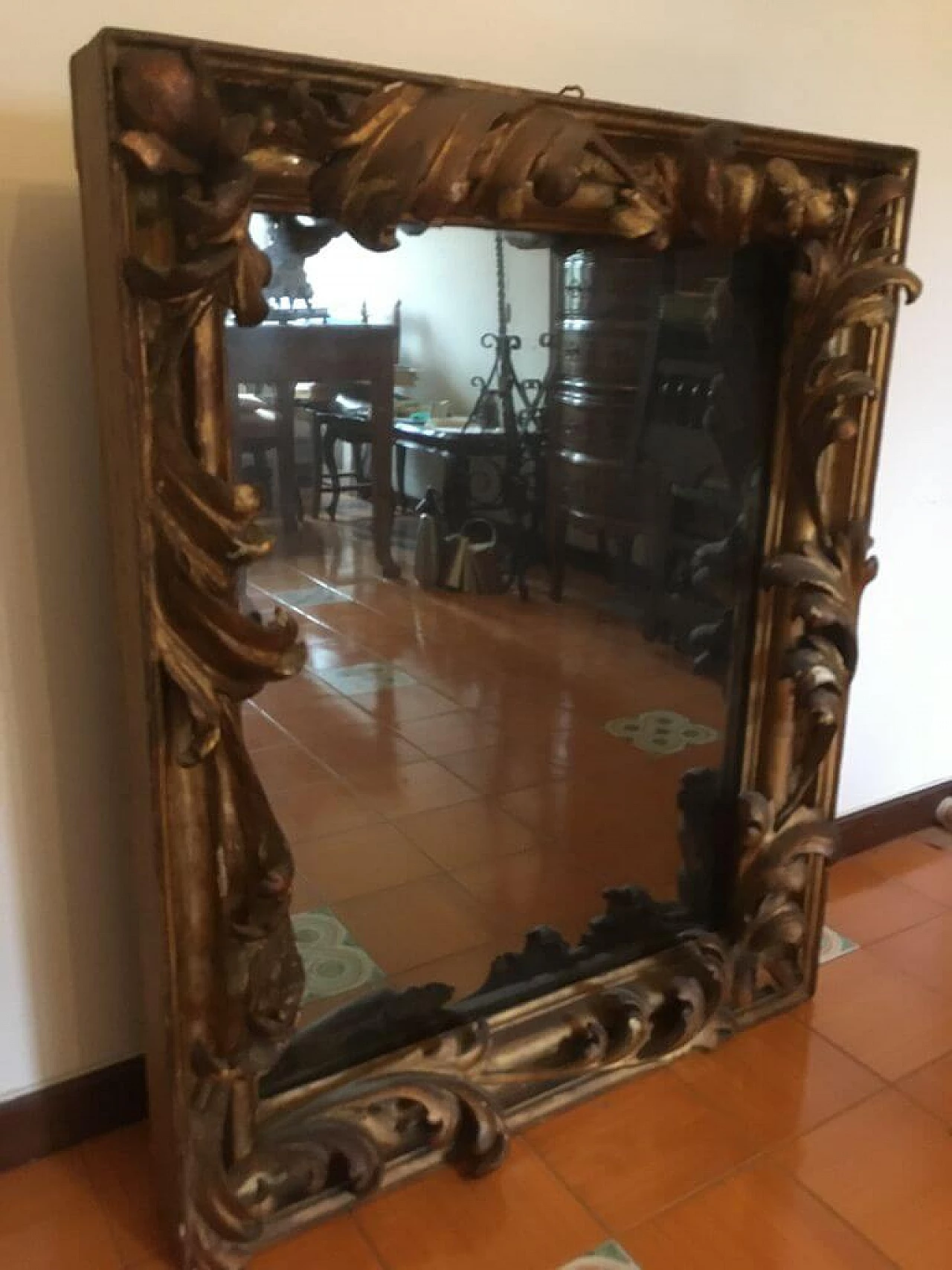 Grande specchiera in legno e foglia dorata, metà '600 1245670