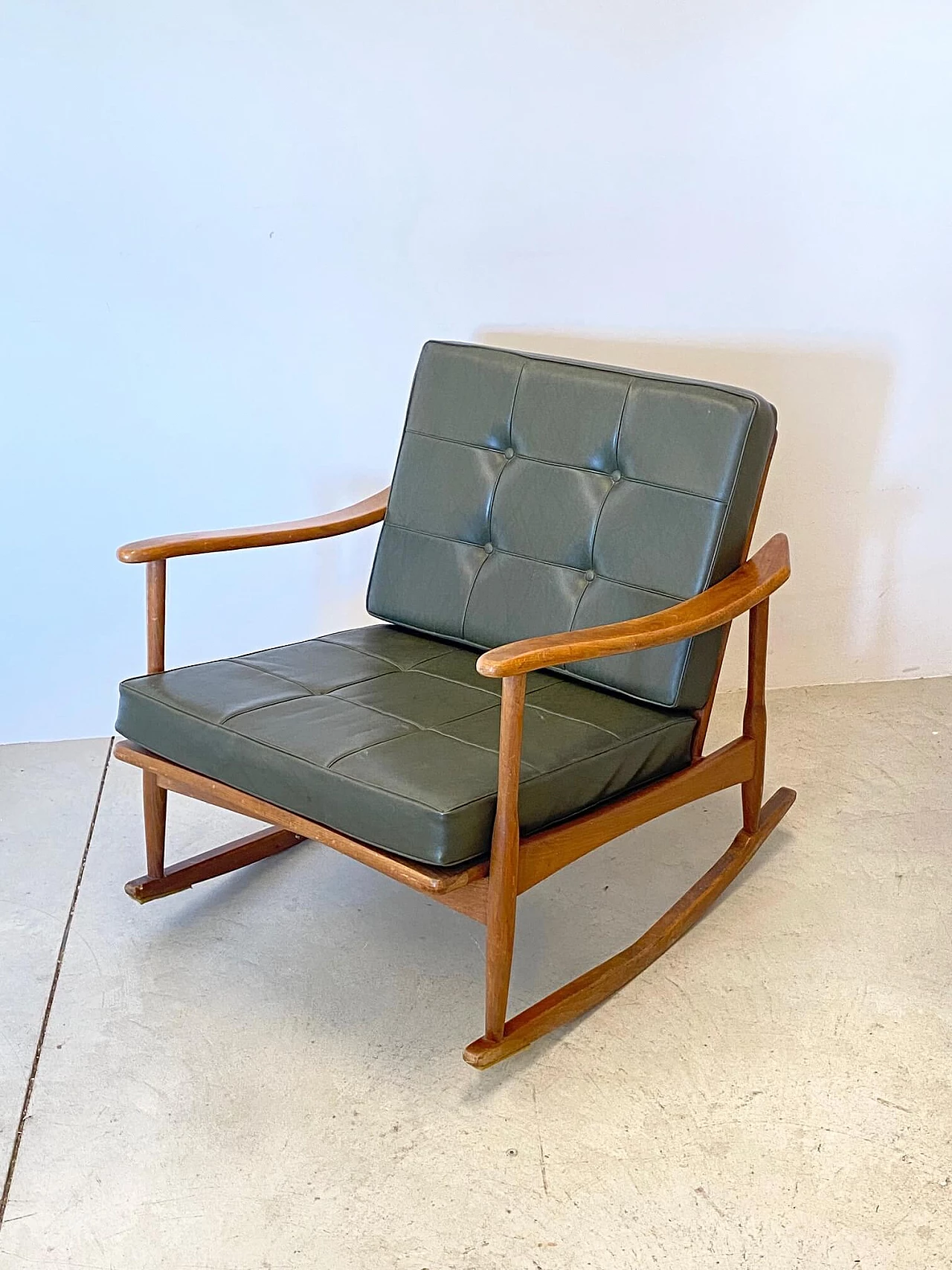 Rocking armchair in beechwood, 1960s 1246622