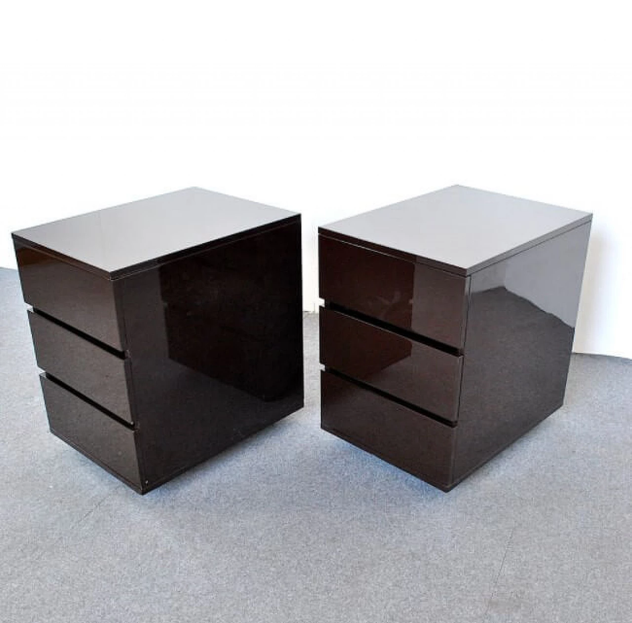 Pair of nightstands with three drawers in lacquered wood, 80s 1249969