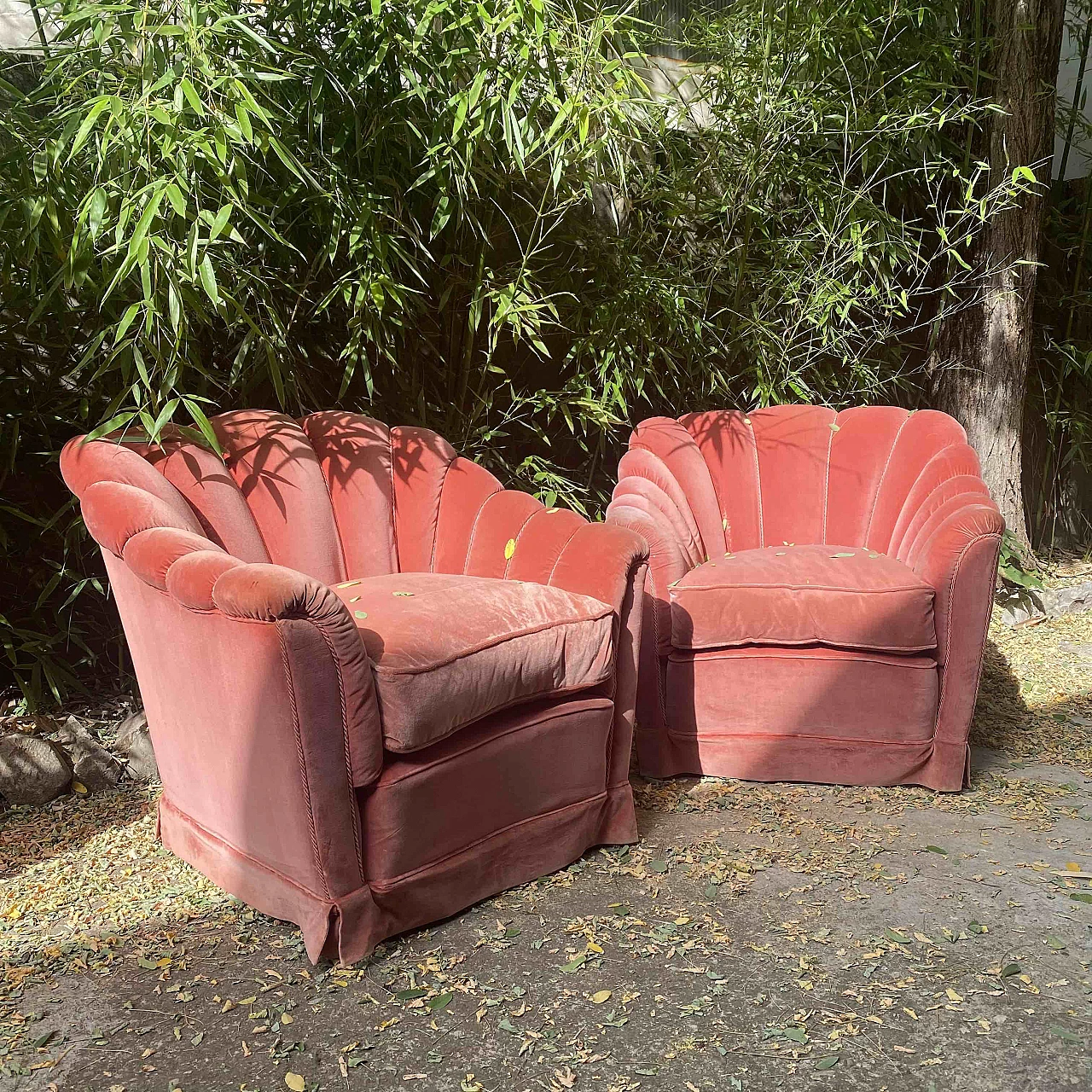 Pair of shell armchairs, 1940s 1251653