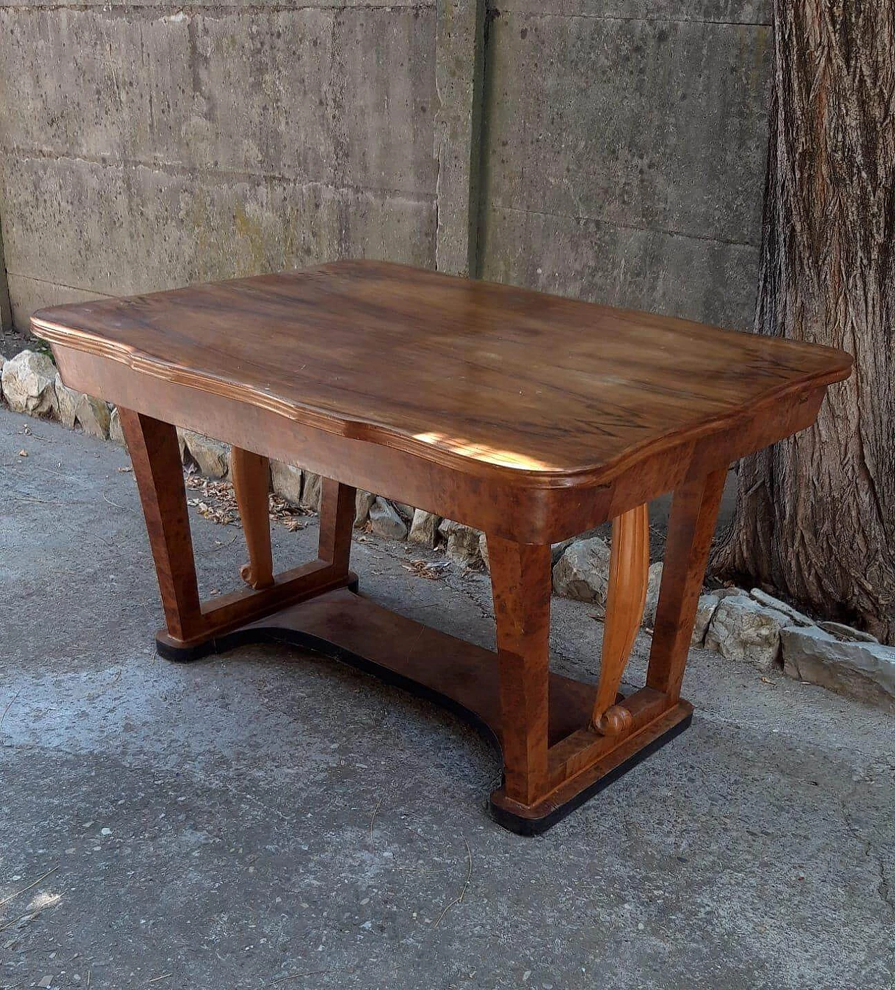 Table in briarwood, 30s 1252899