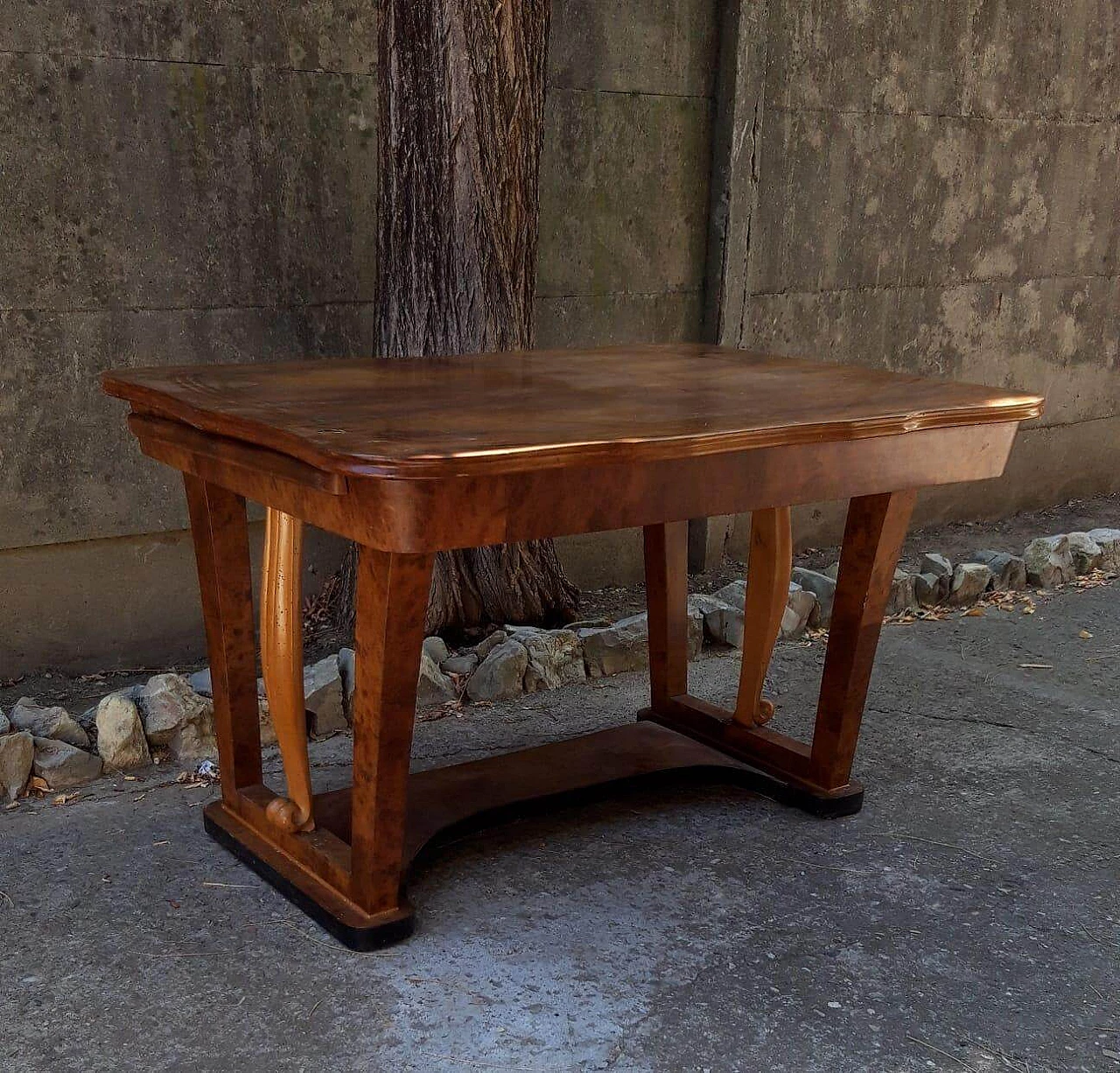 Table in briarwood, 30s 1252901