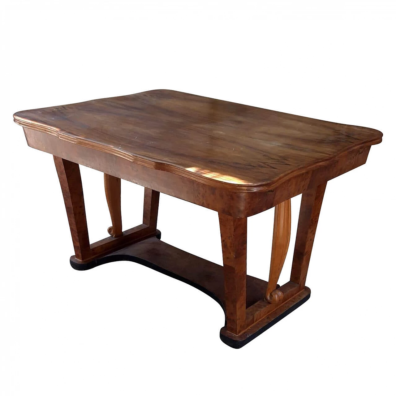 Table in briarwood, 30s 1253035